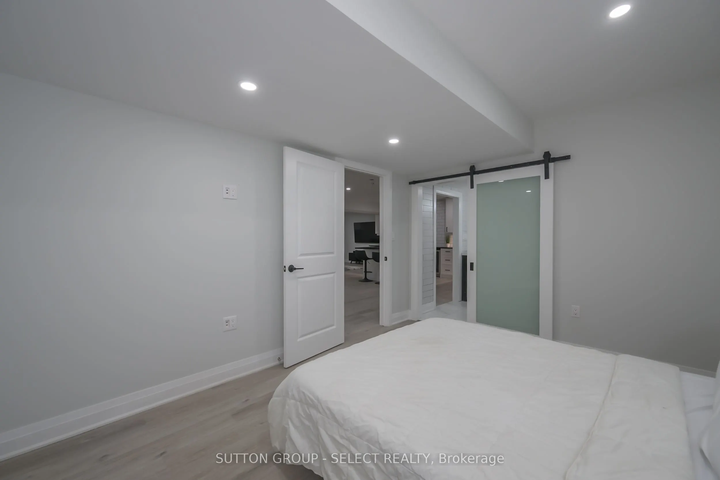 383 Daventry Way, #77