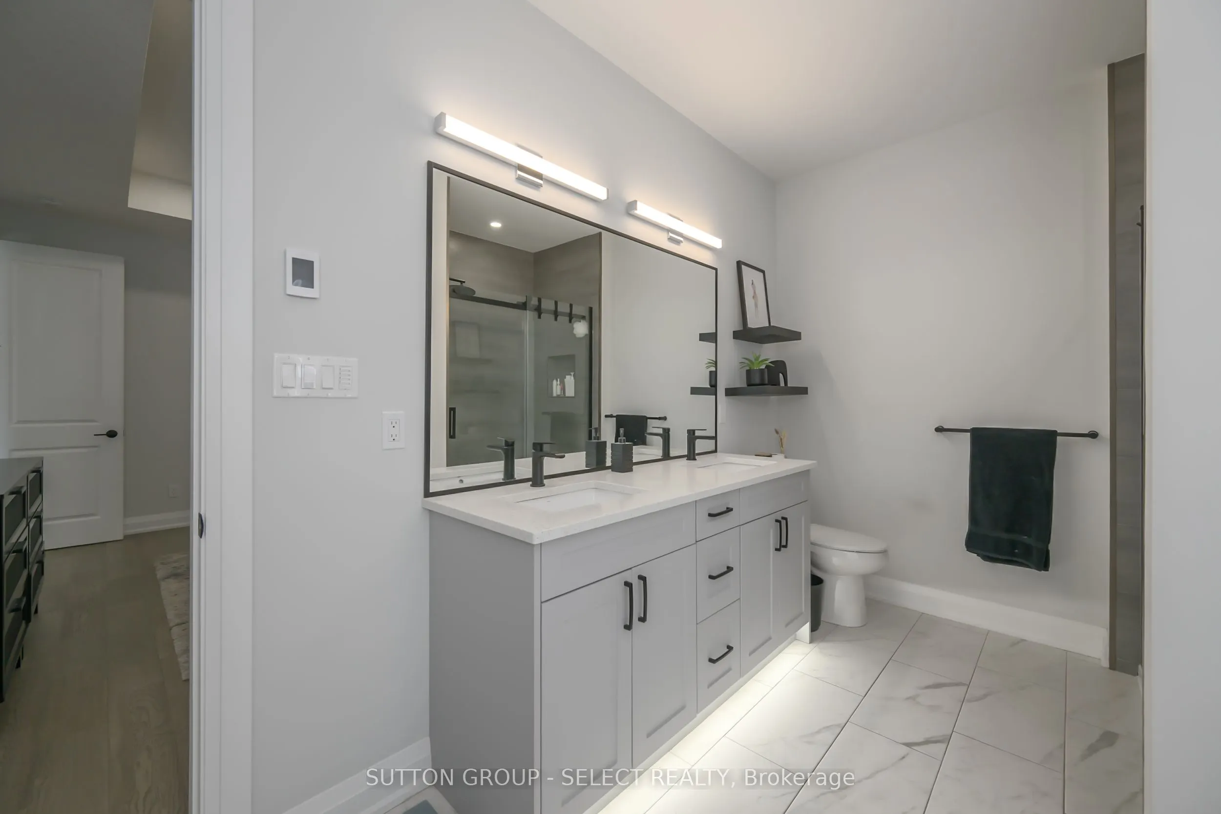 383 Daventry Way, #77
