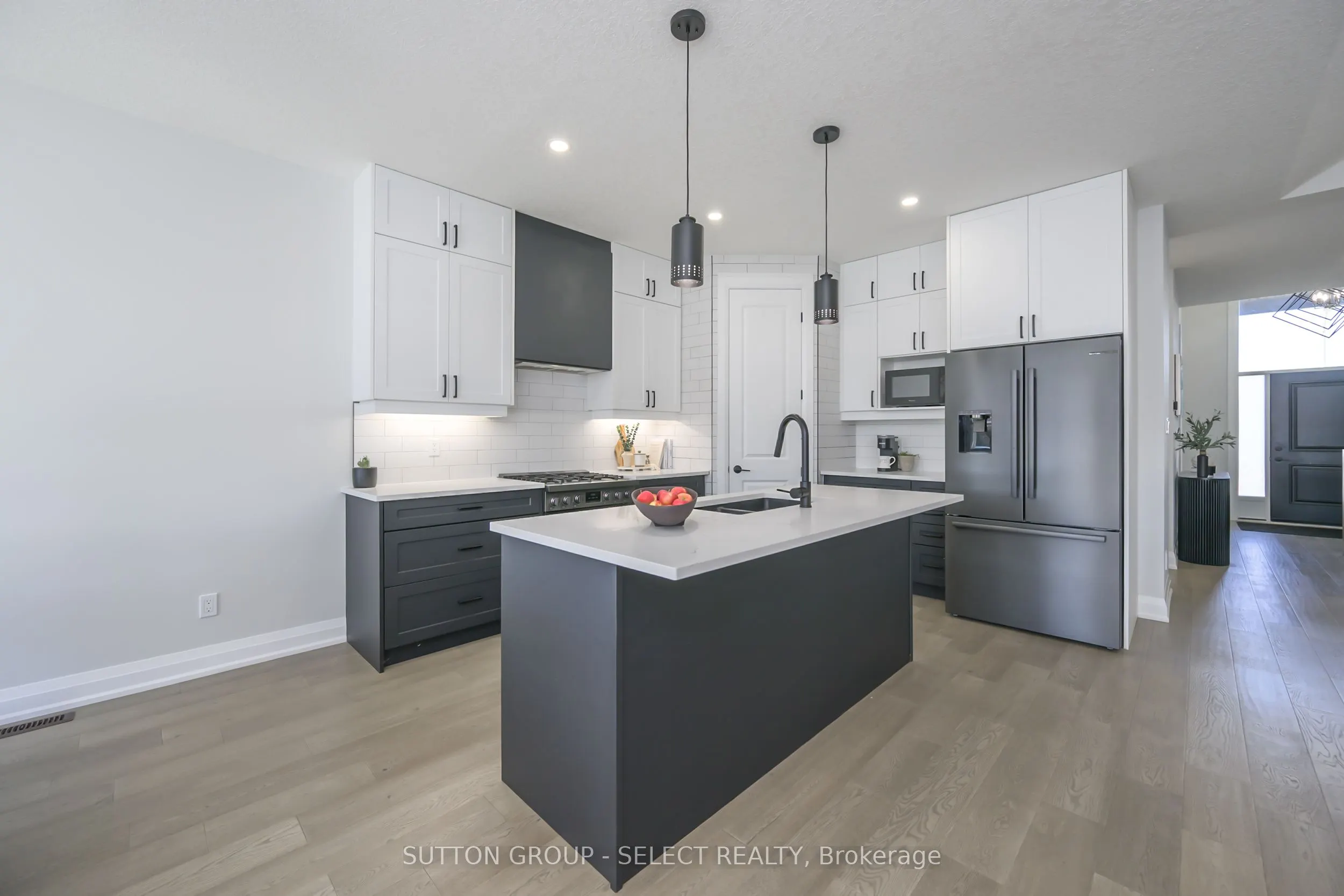 383 Daventry Way, #77