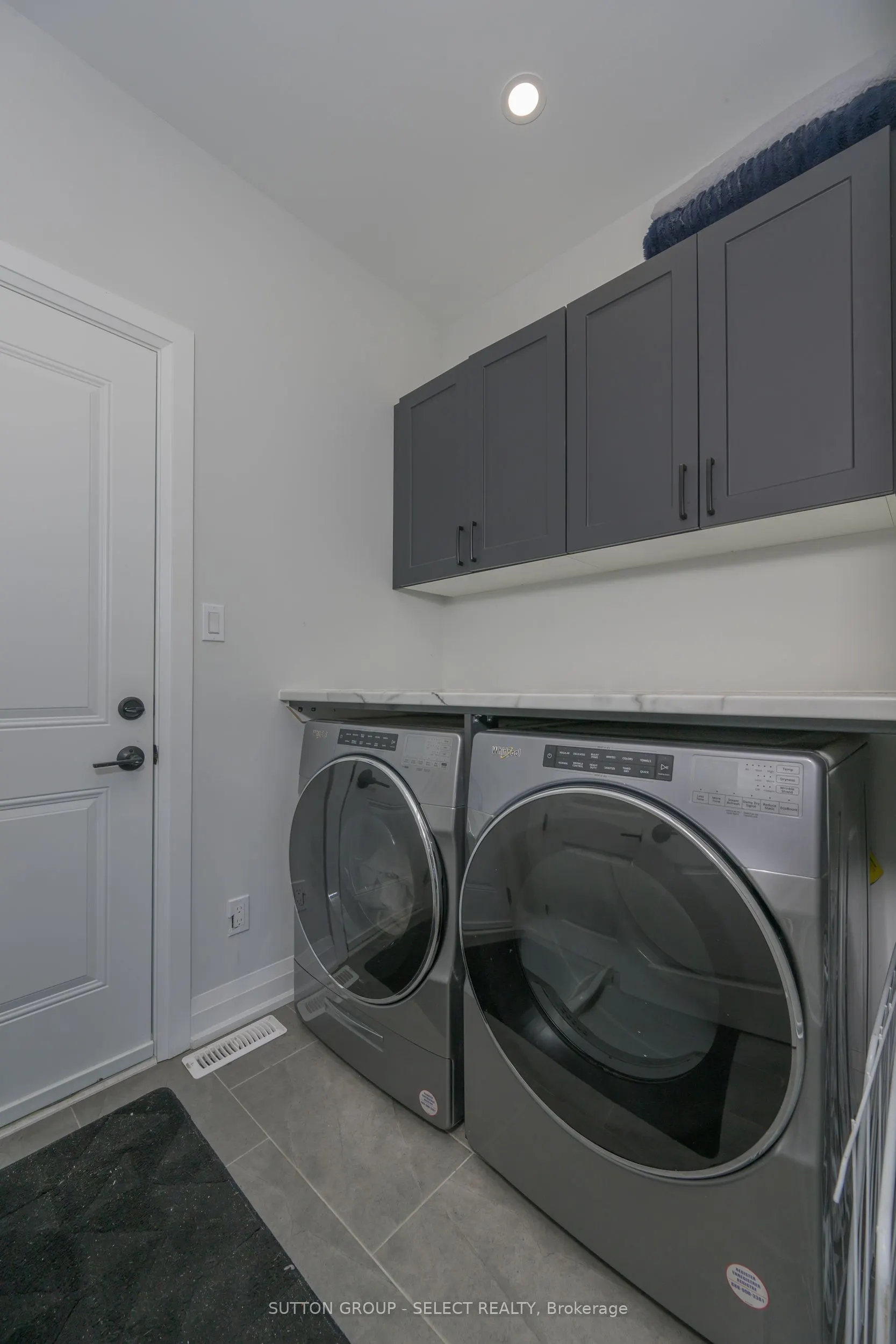 383 Daventry Way, #77
