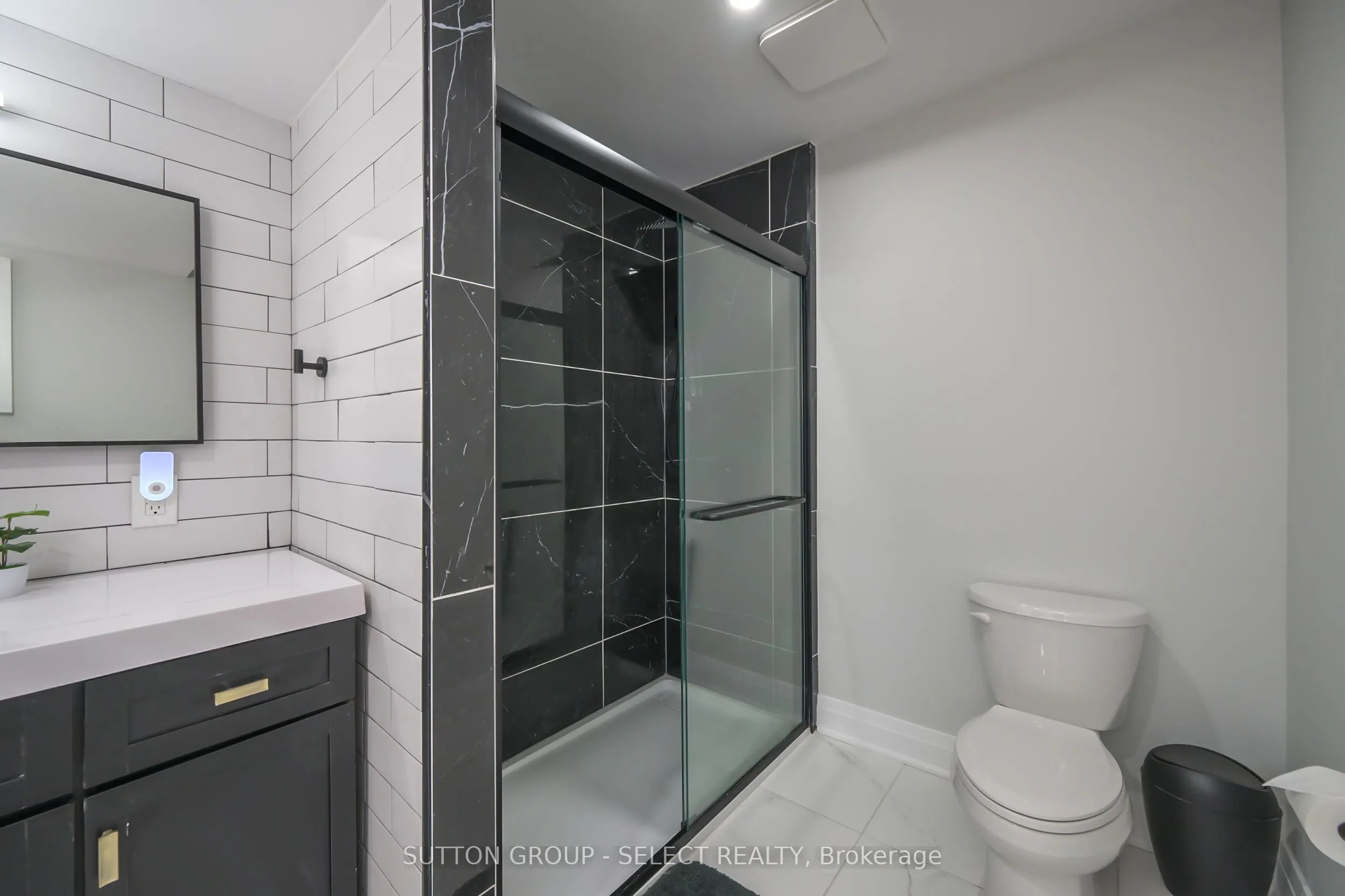 383 Daventry Way, #77
