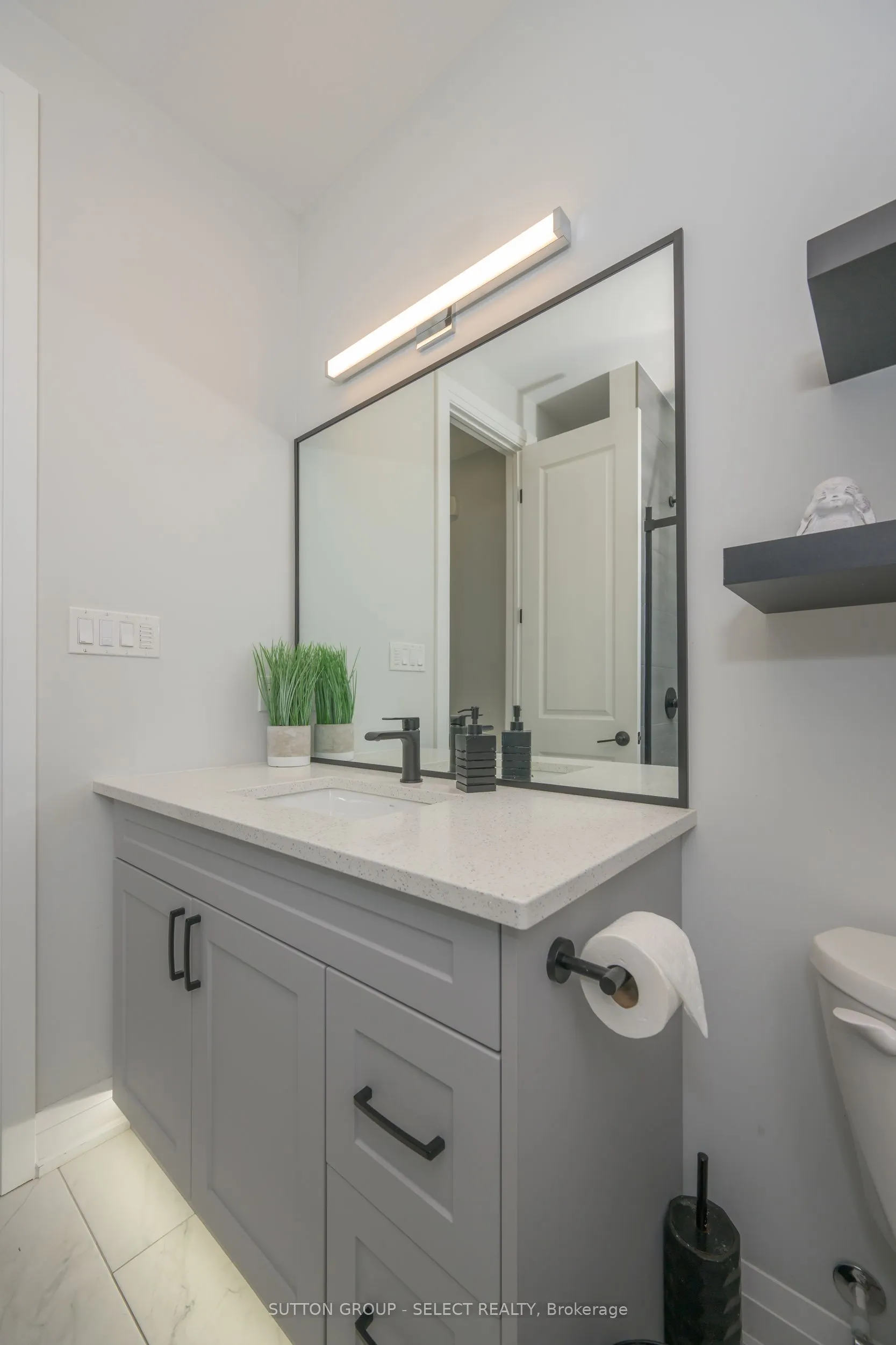 383 Daventry Way, #77