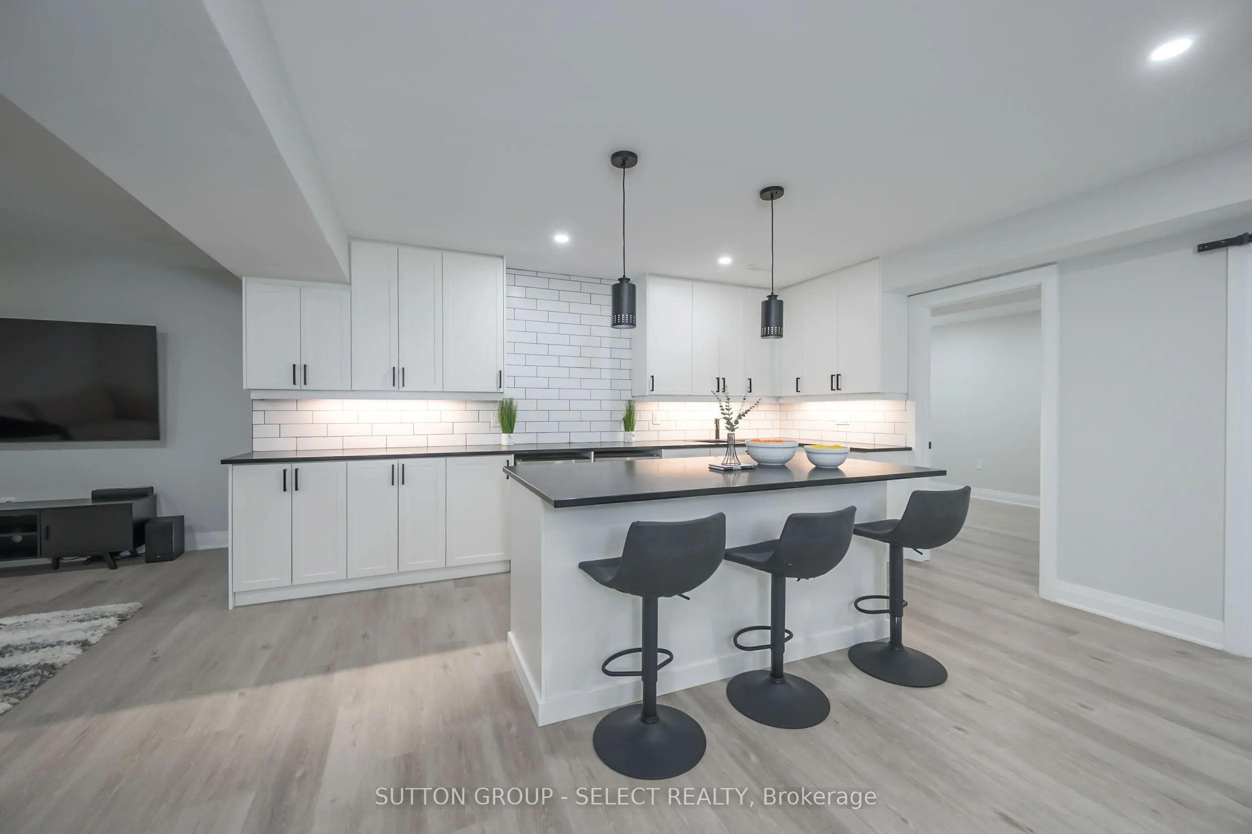 383 Daventry Way, #77