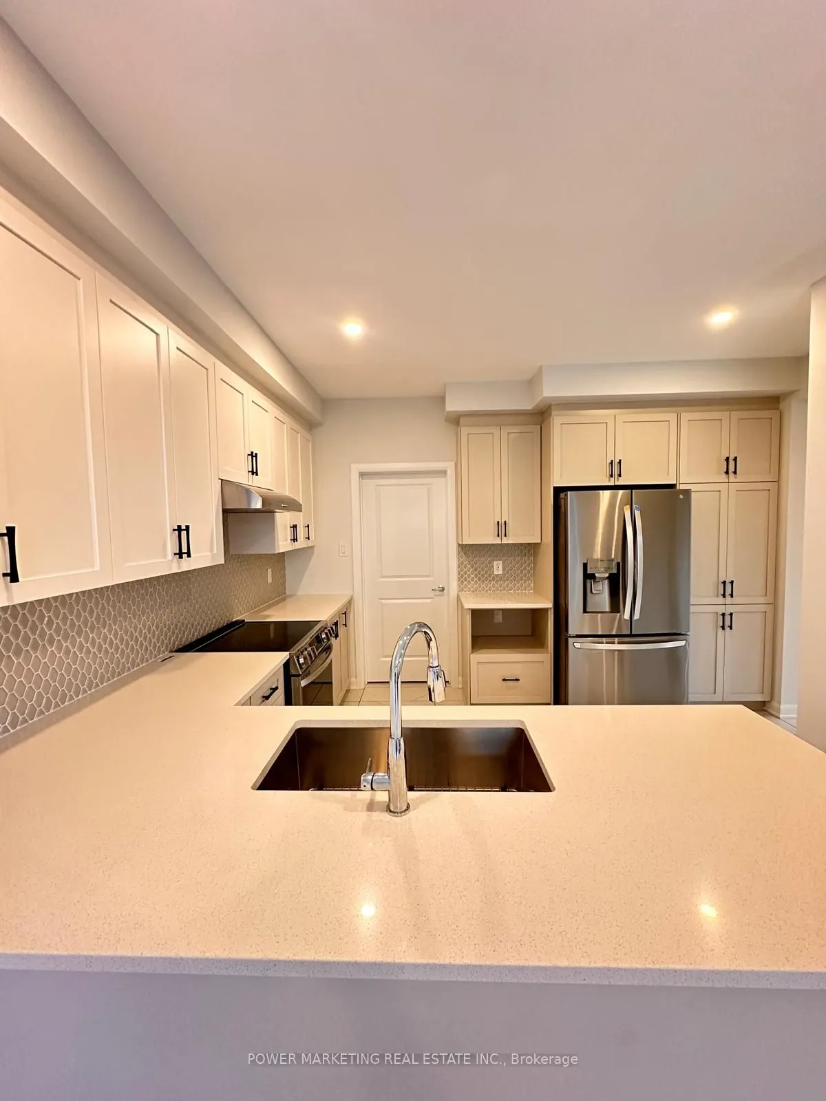900 ATHENRY Court