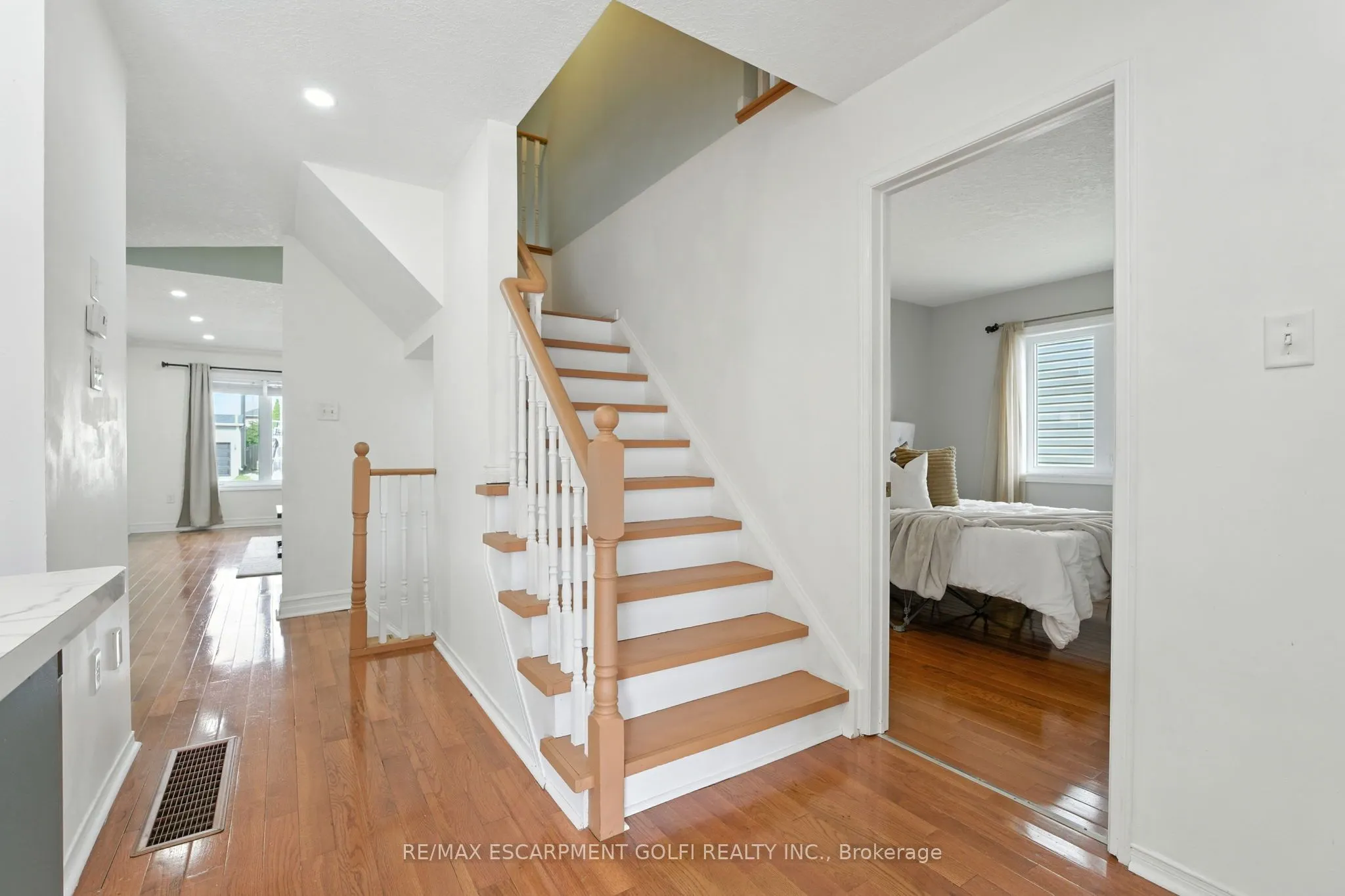 47 GAYDON Way