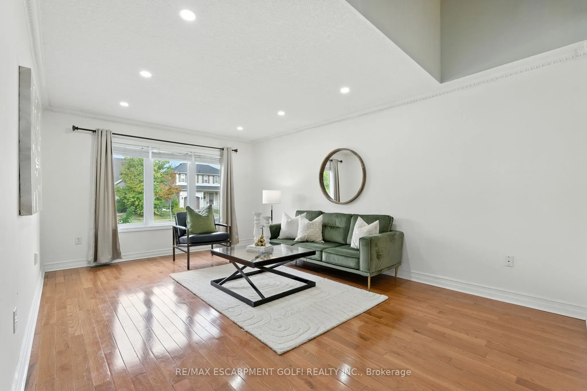 47 GAYDON Way