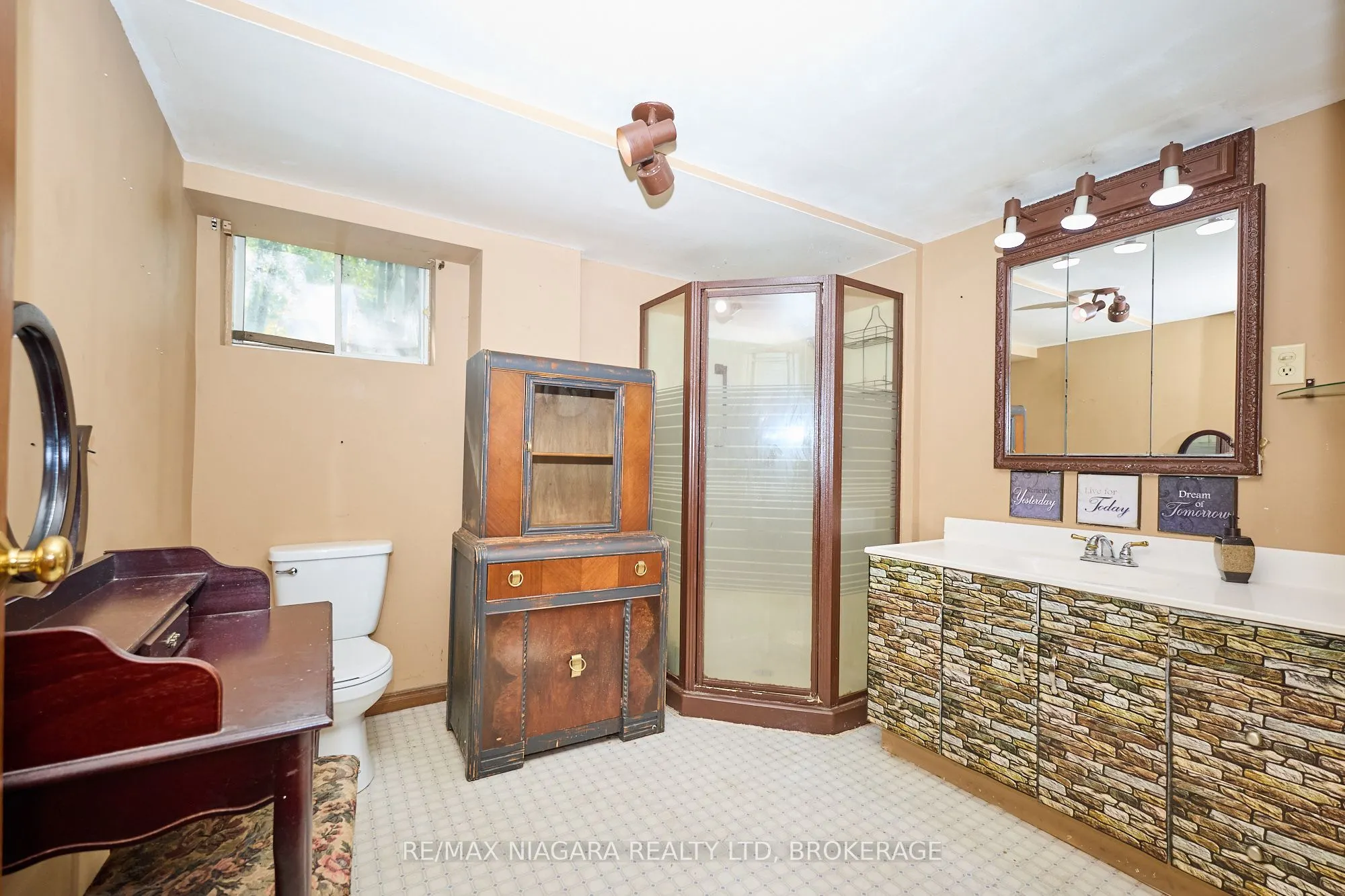 506 Walden Boulevard