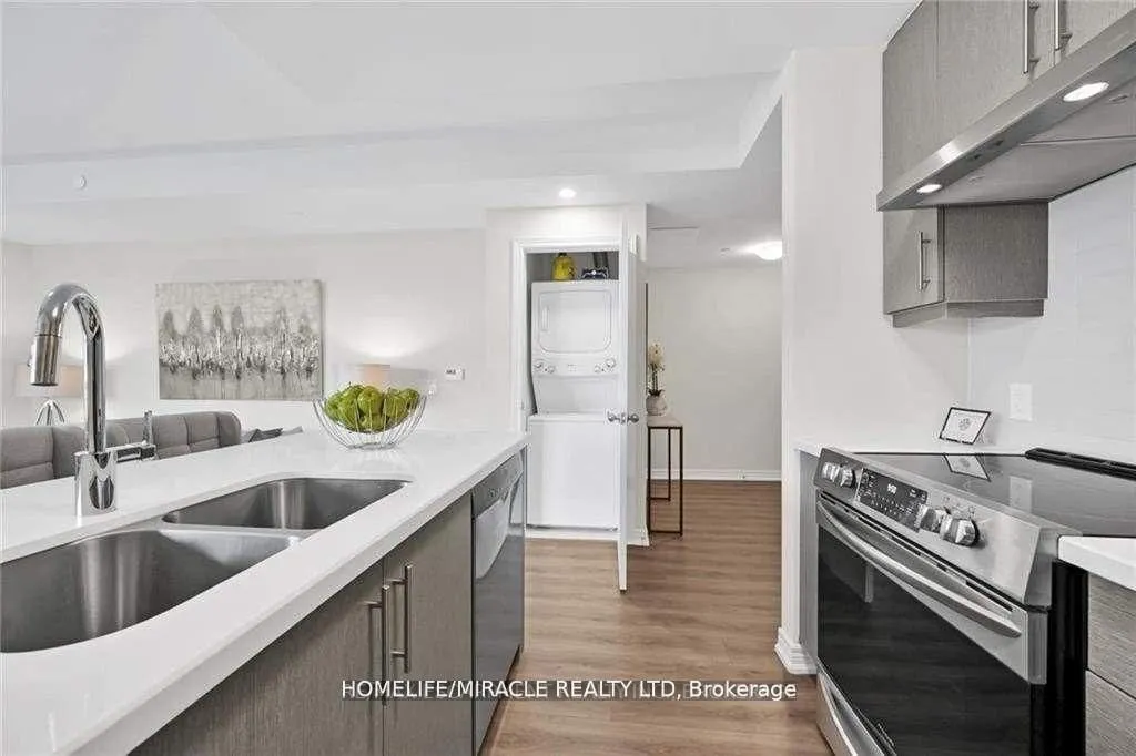 2750 King Street E, #213