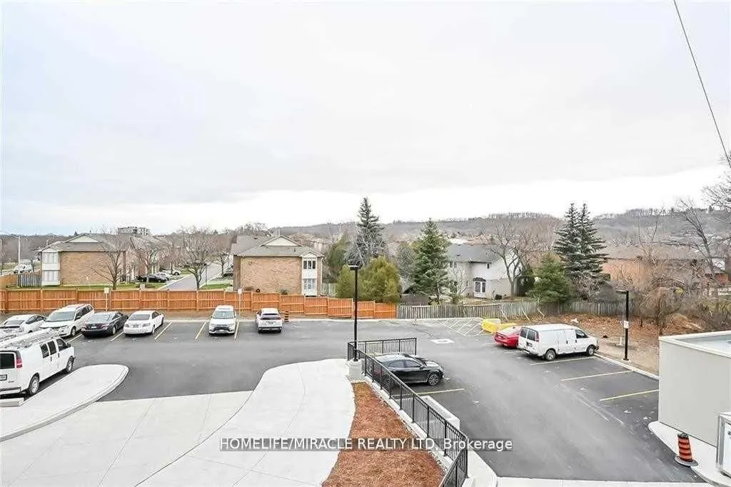 2750 King Street E, #213