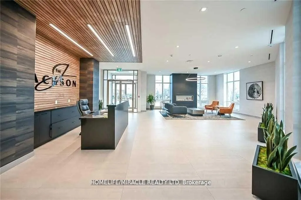 2750 King Street E, #213