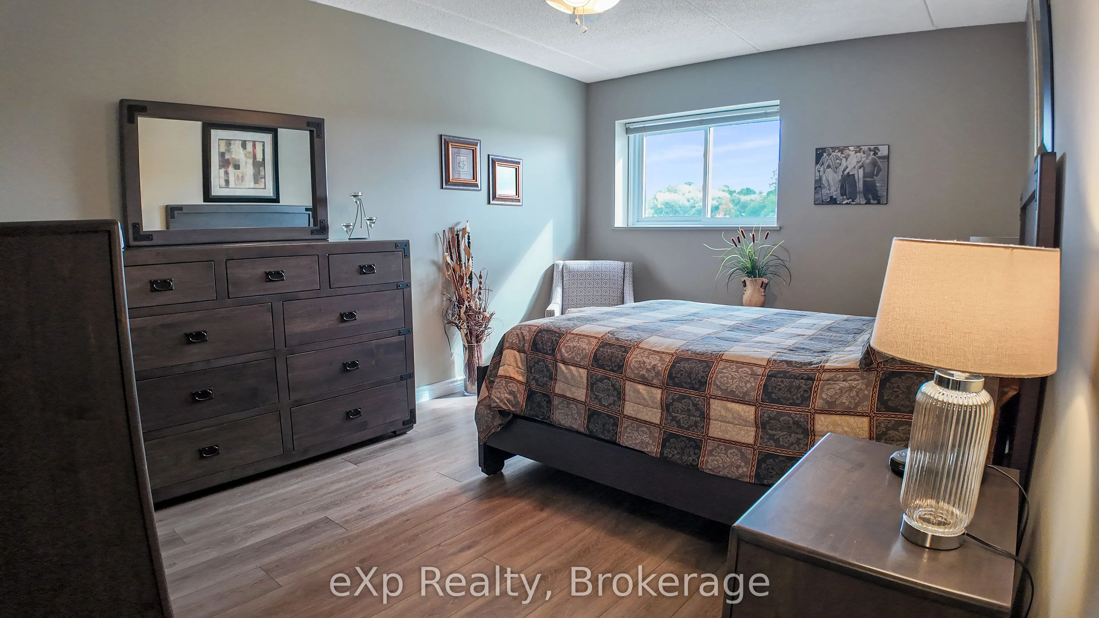 203 McNab Street, #405