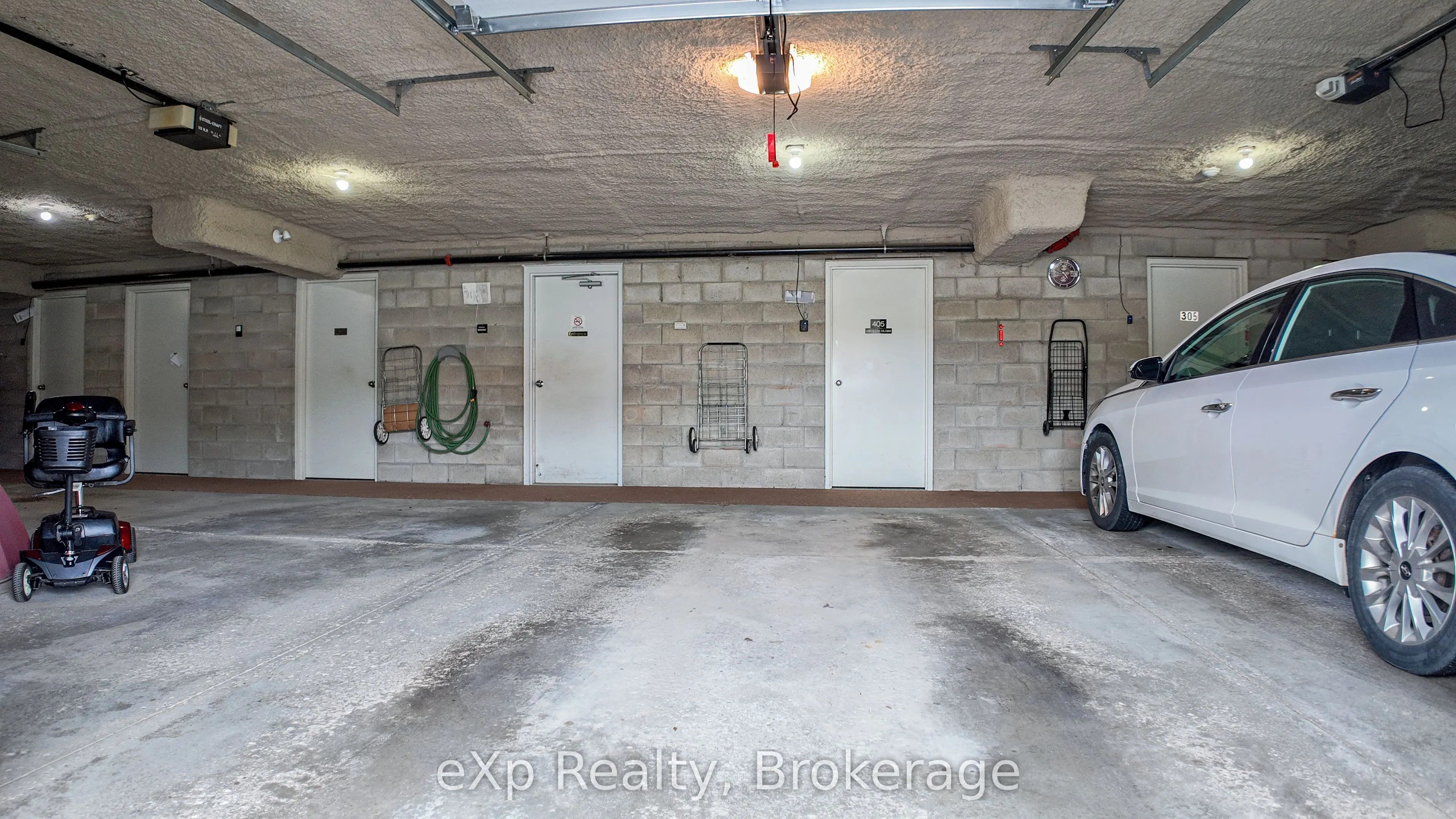 203 McNab Street, #405