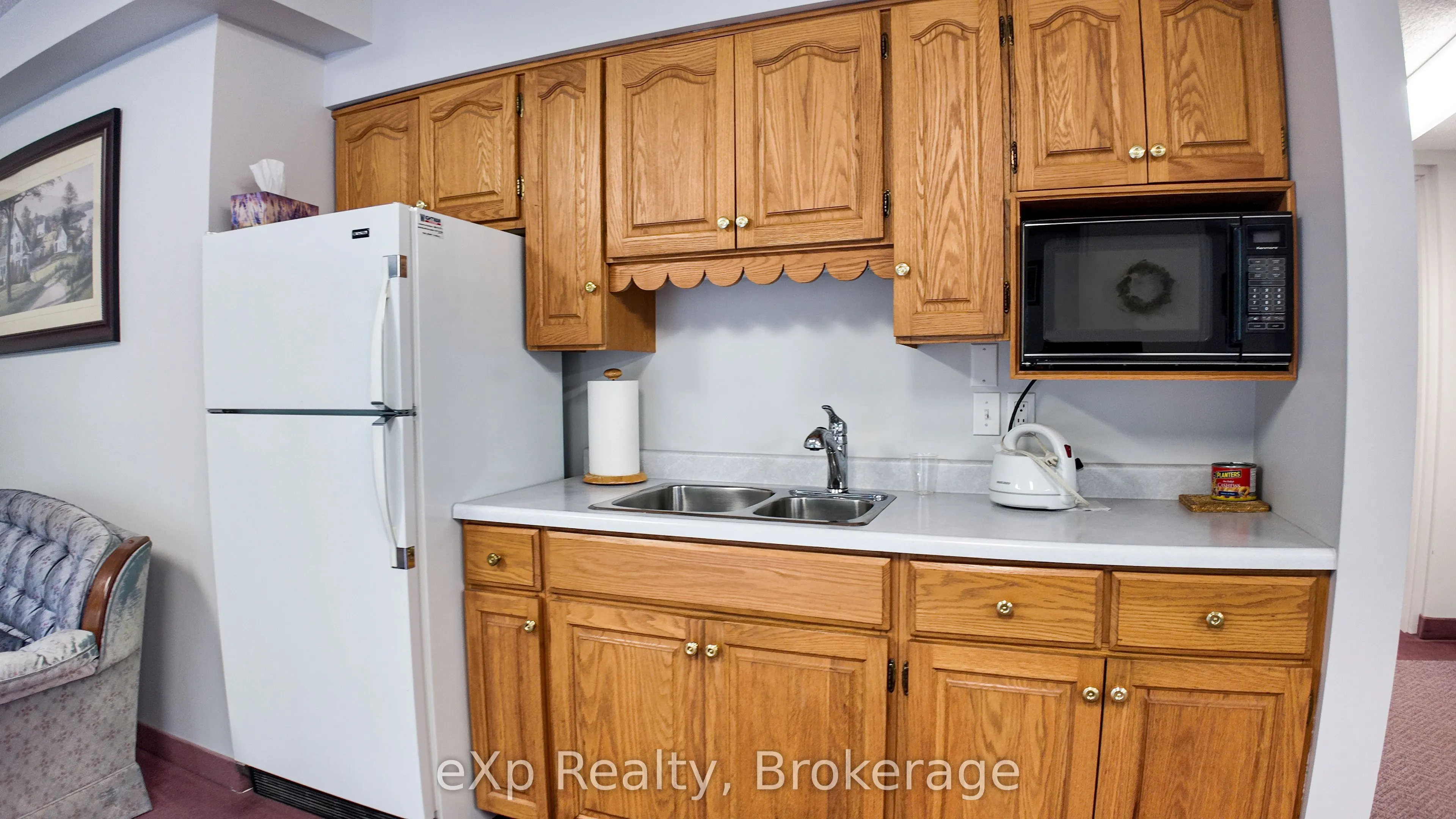203 McNab Street, #405
