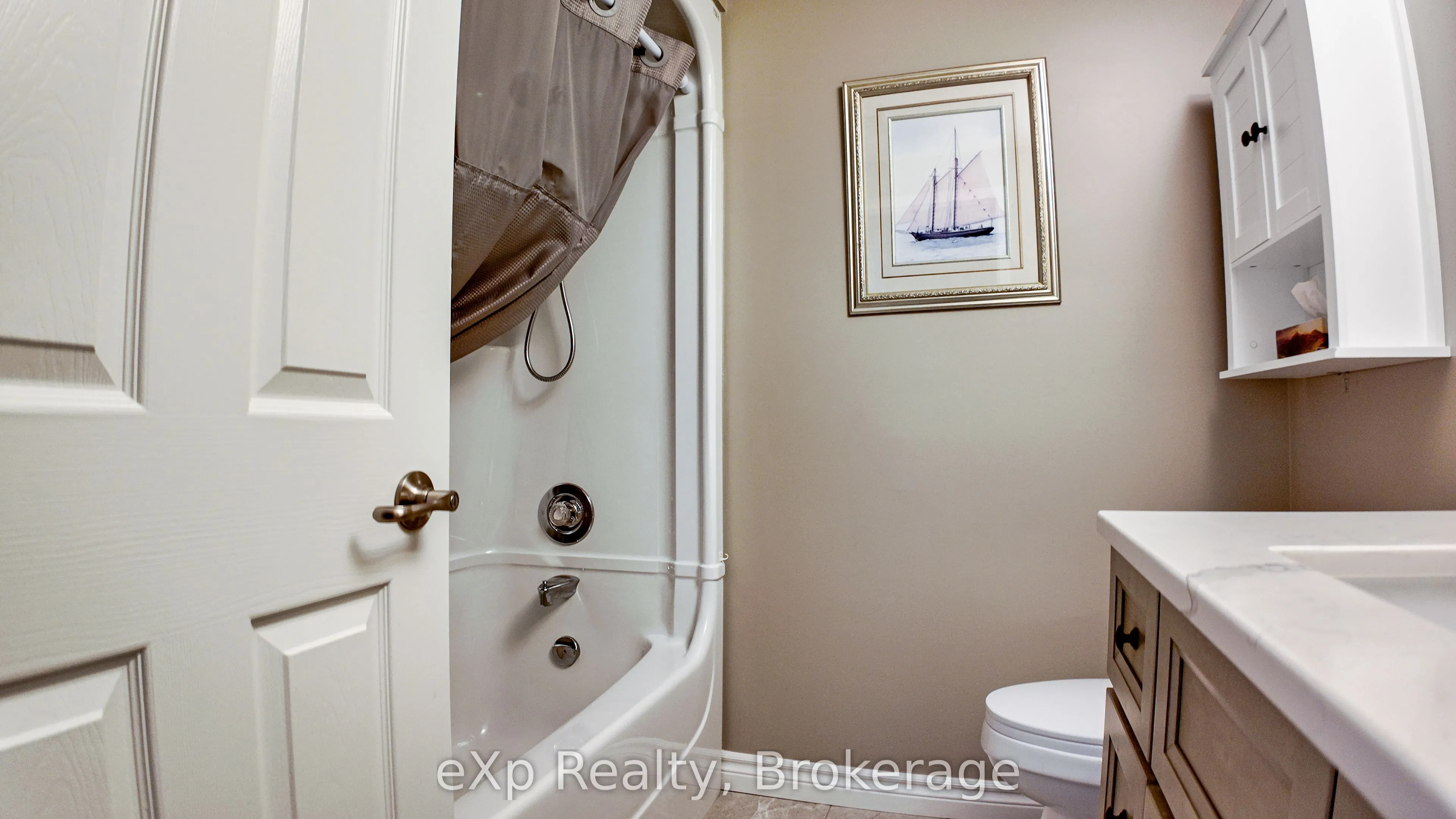 203 McNab Street, #405