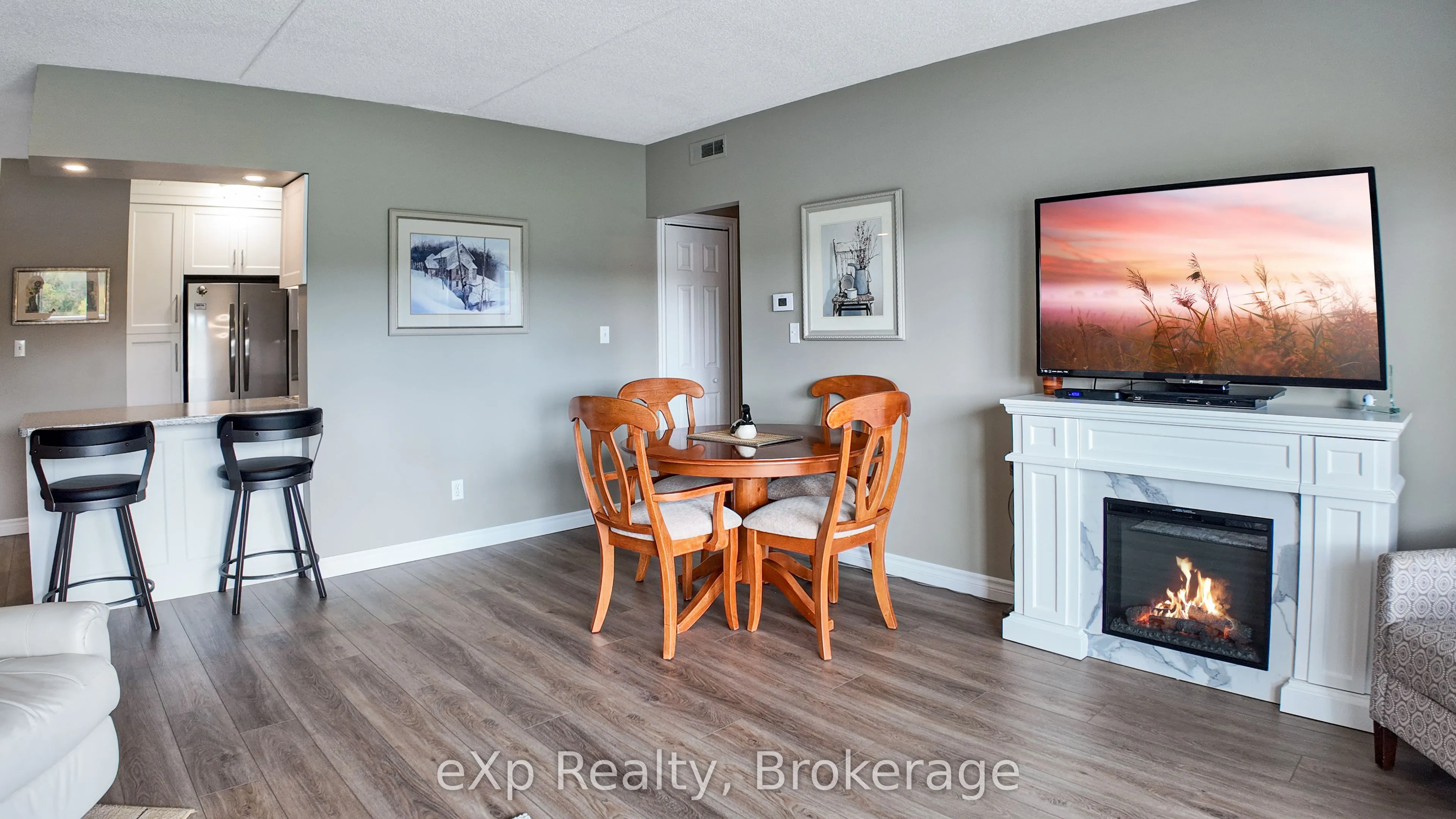 203 McNab Street, #405