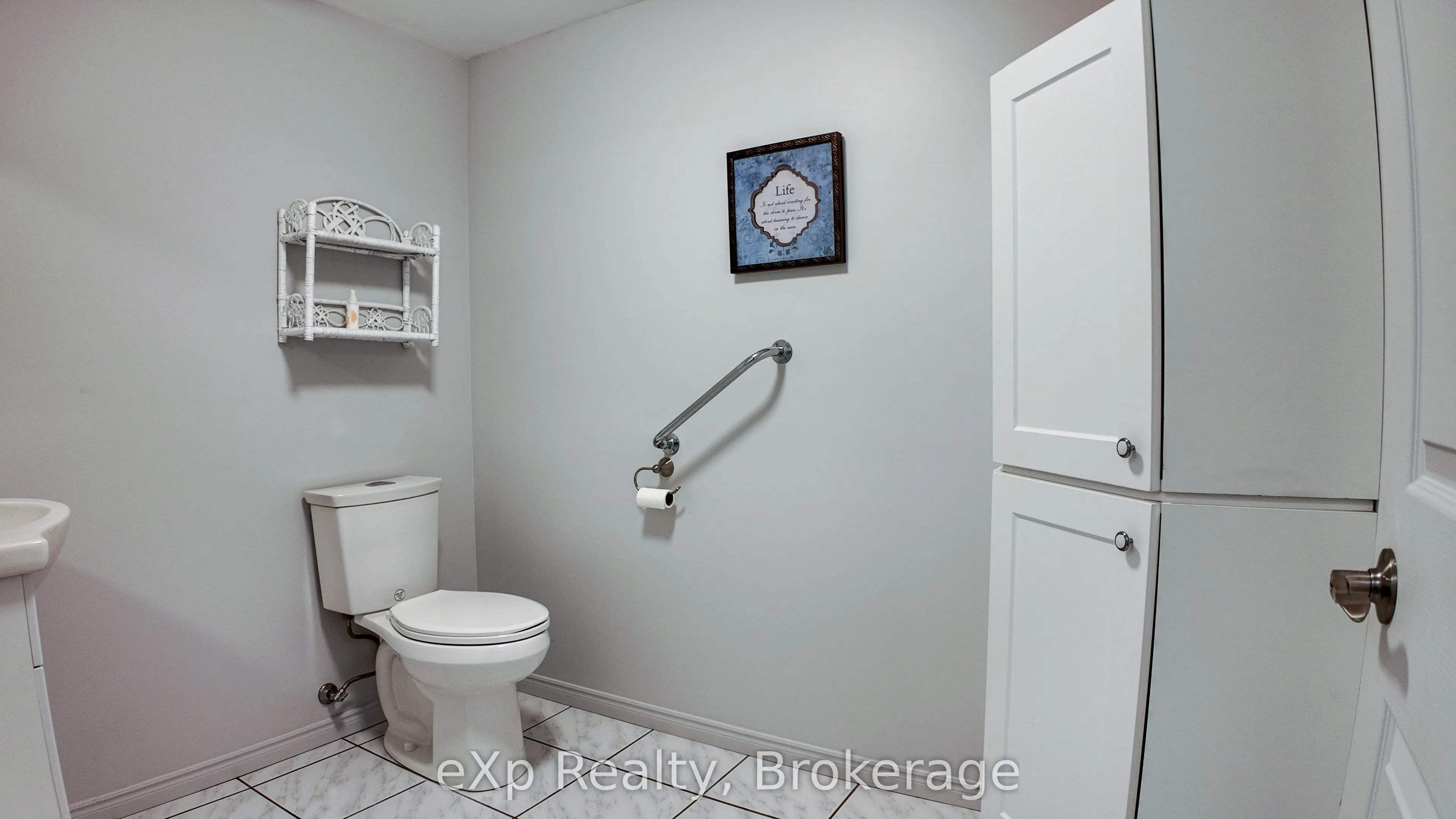 203 McNab Street, #405