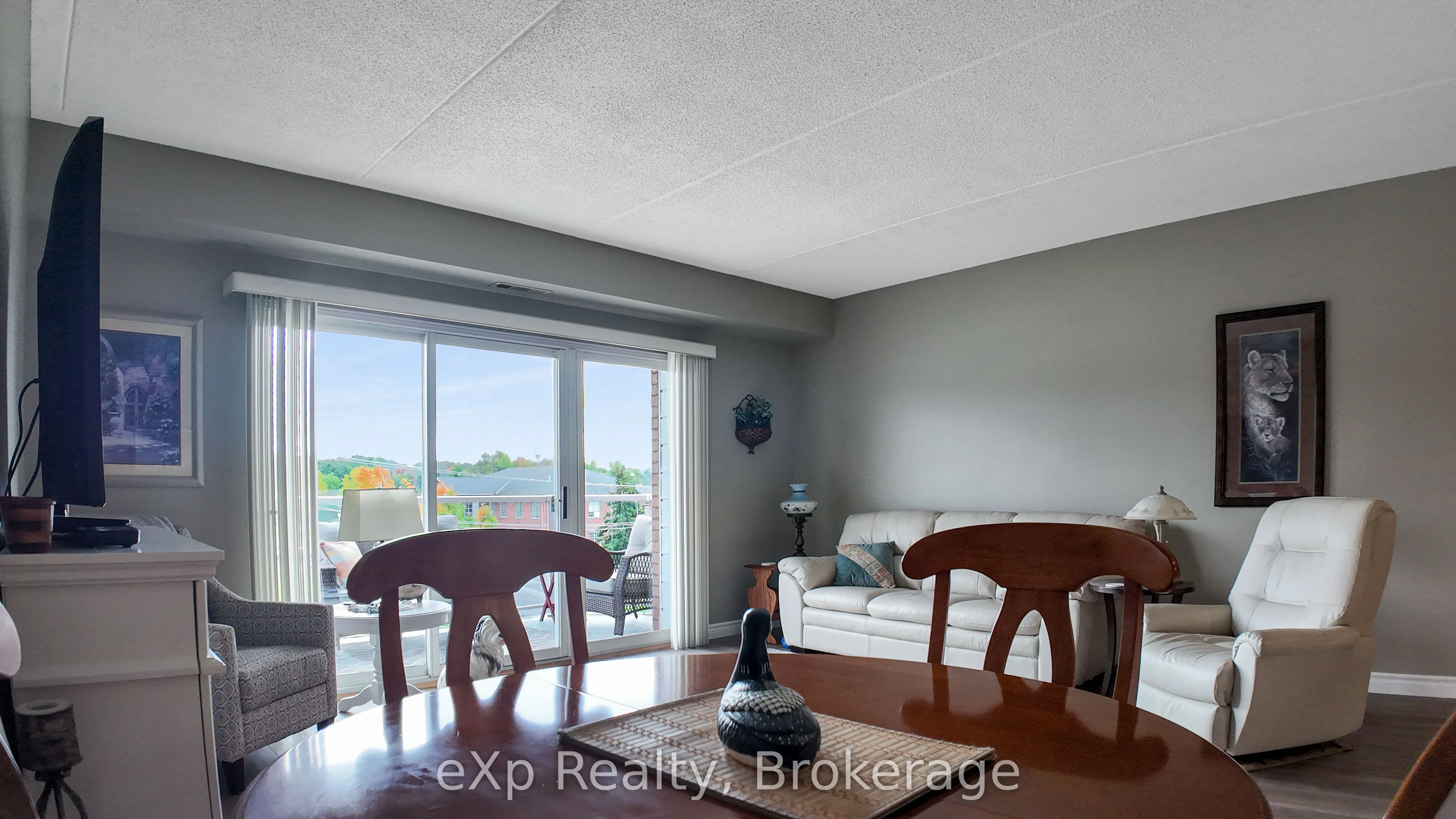 203 McNab Street, #405