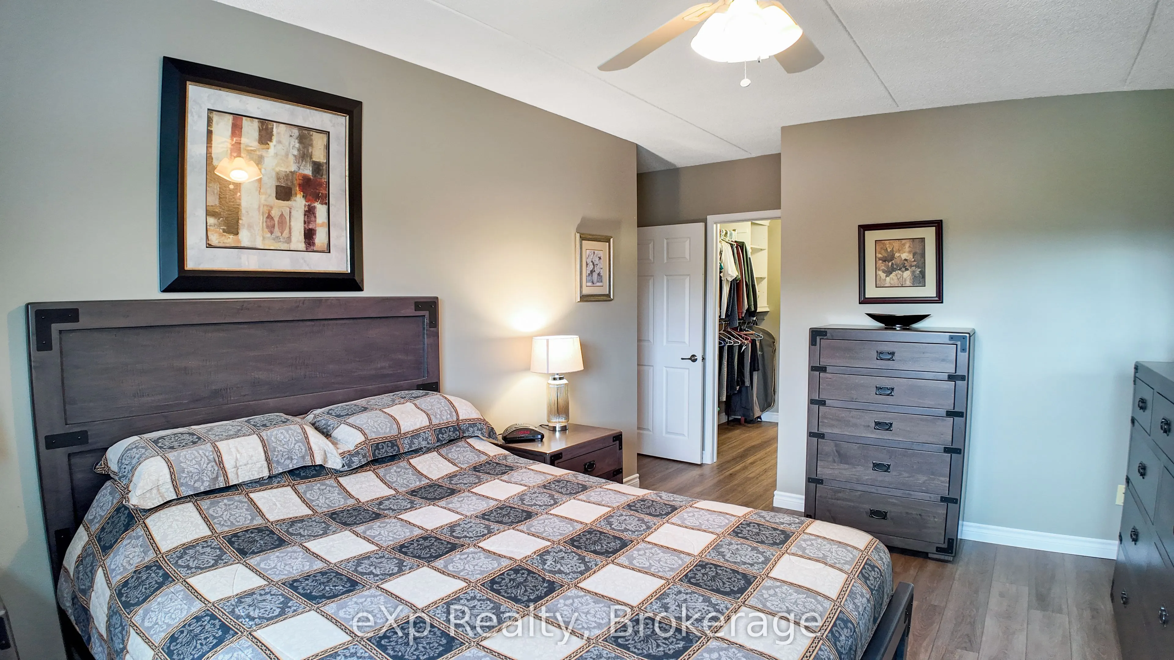 203 McNab Street, #405