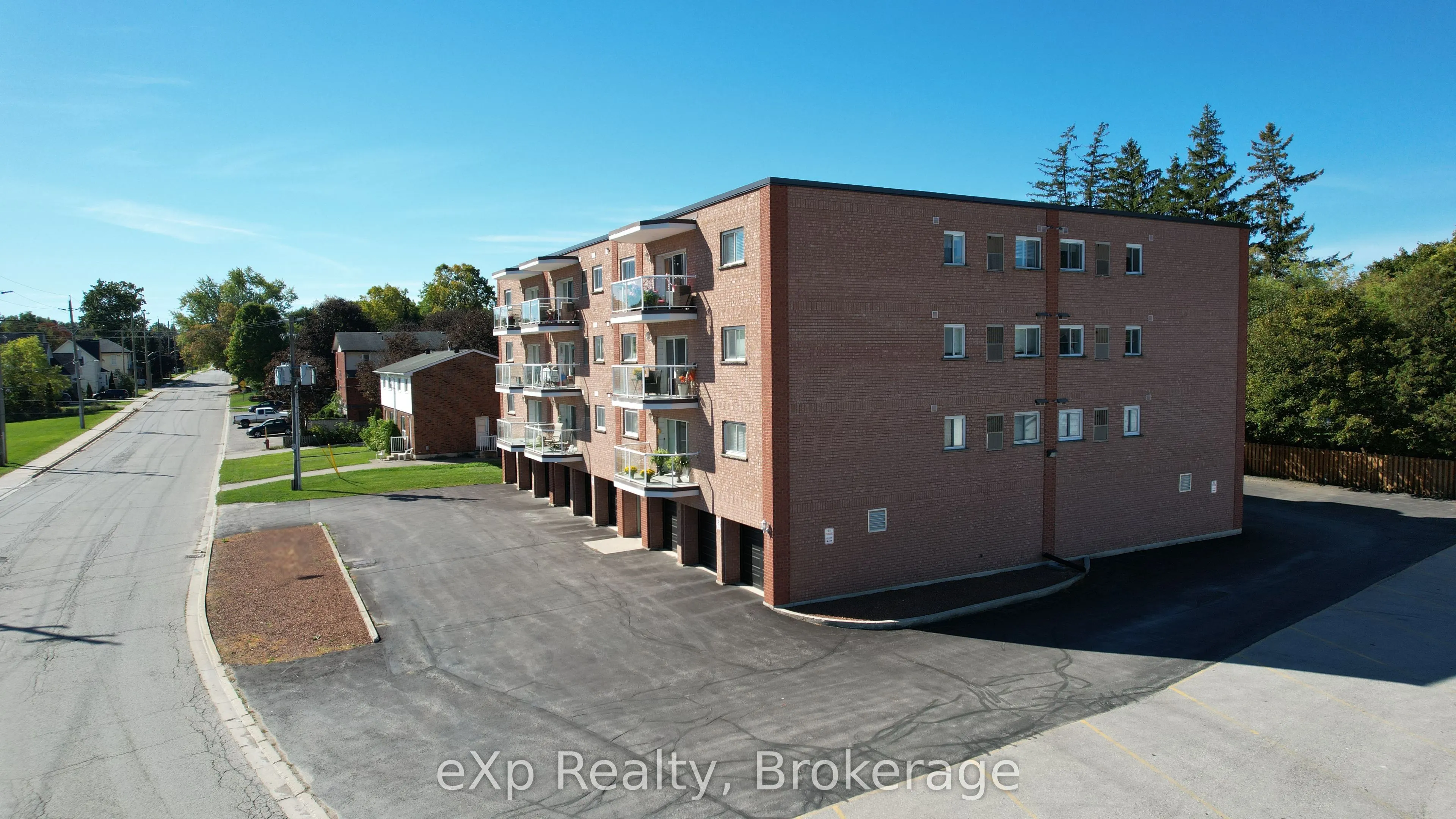 203 McNab Street, #405
