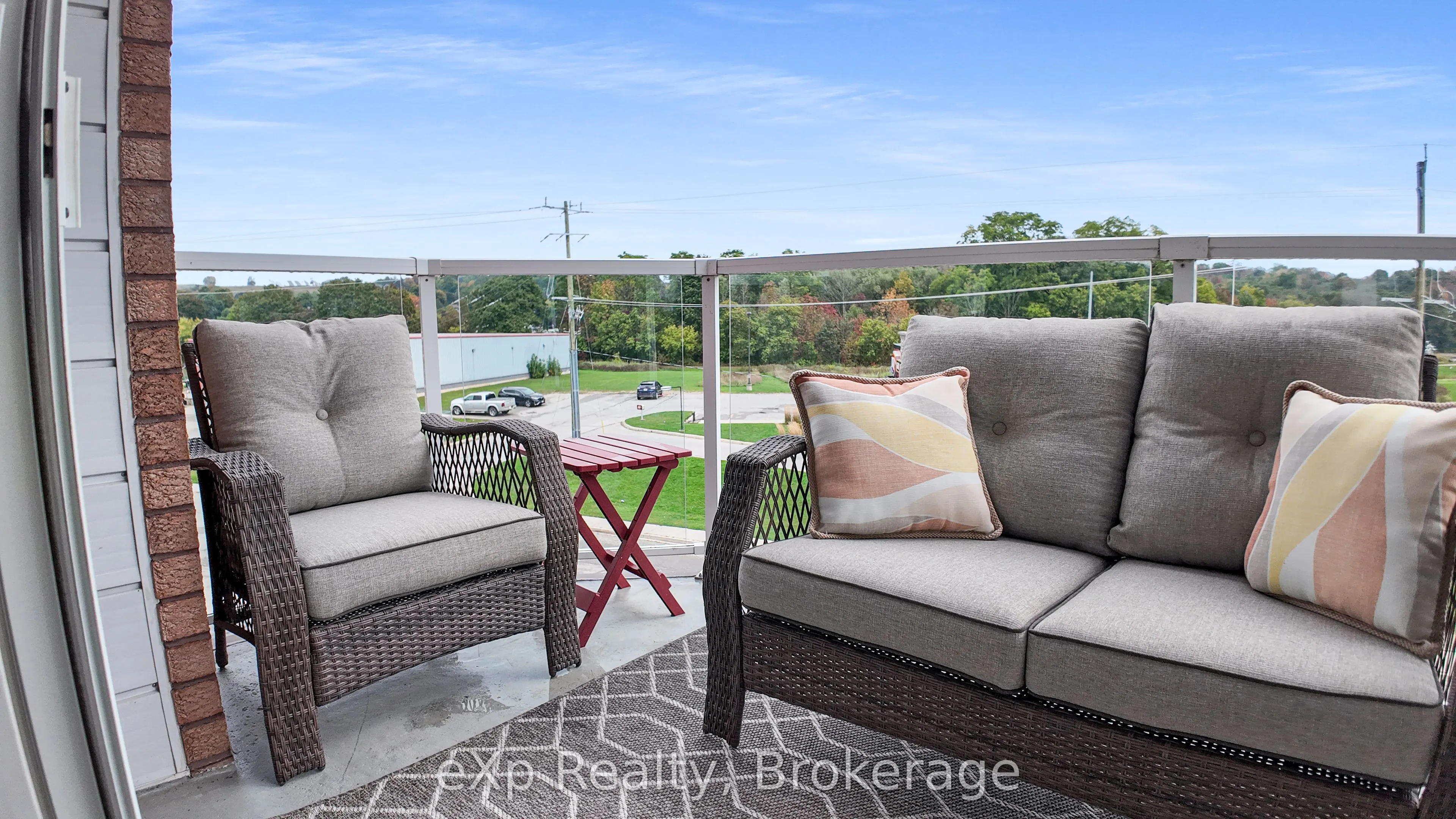 203 McNab Street, #405