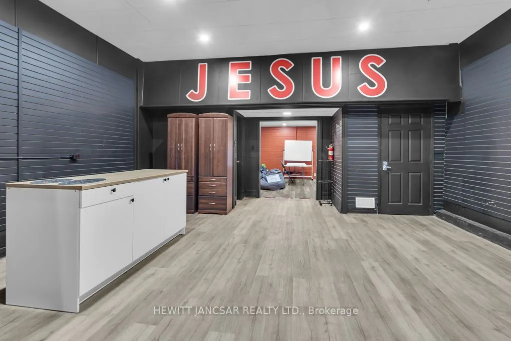 421 Dundas Street, #1