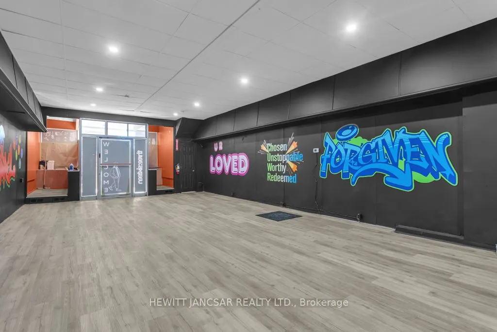 421 Dundas Street, #1