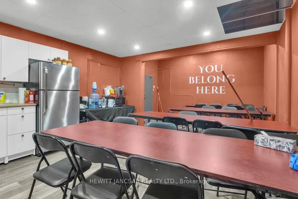 421 Dundas Street, #1