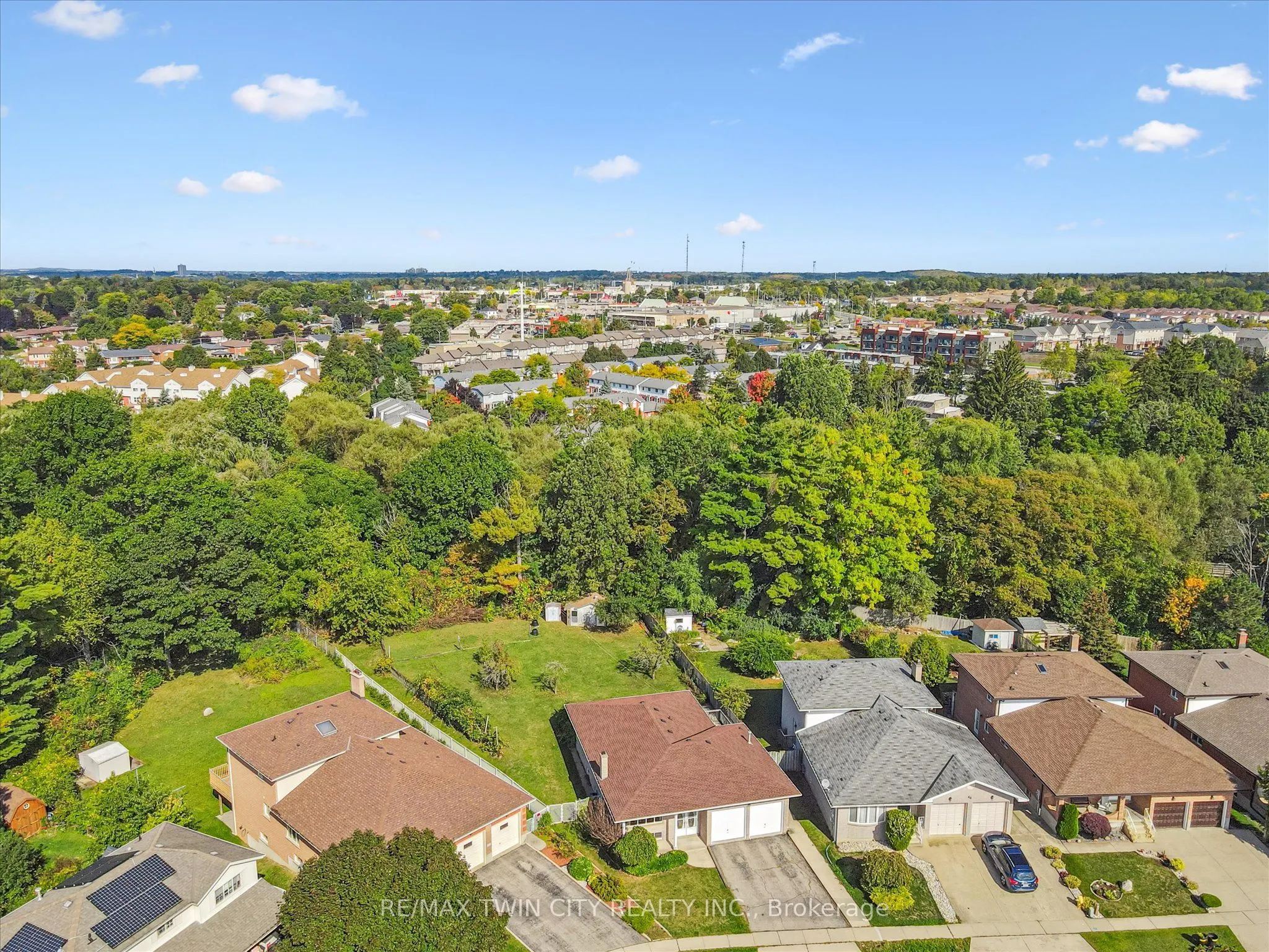 42 Azores Crescent