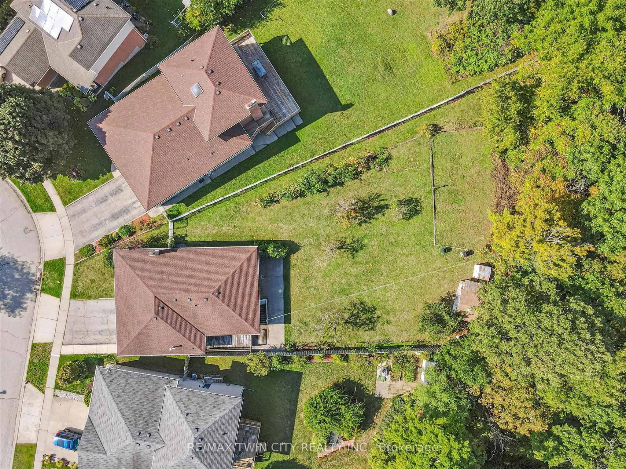 42 Azores Crescent