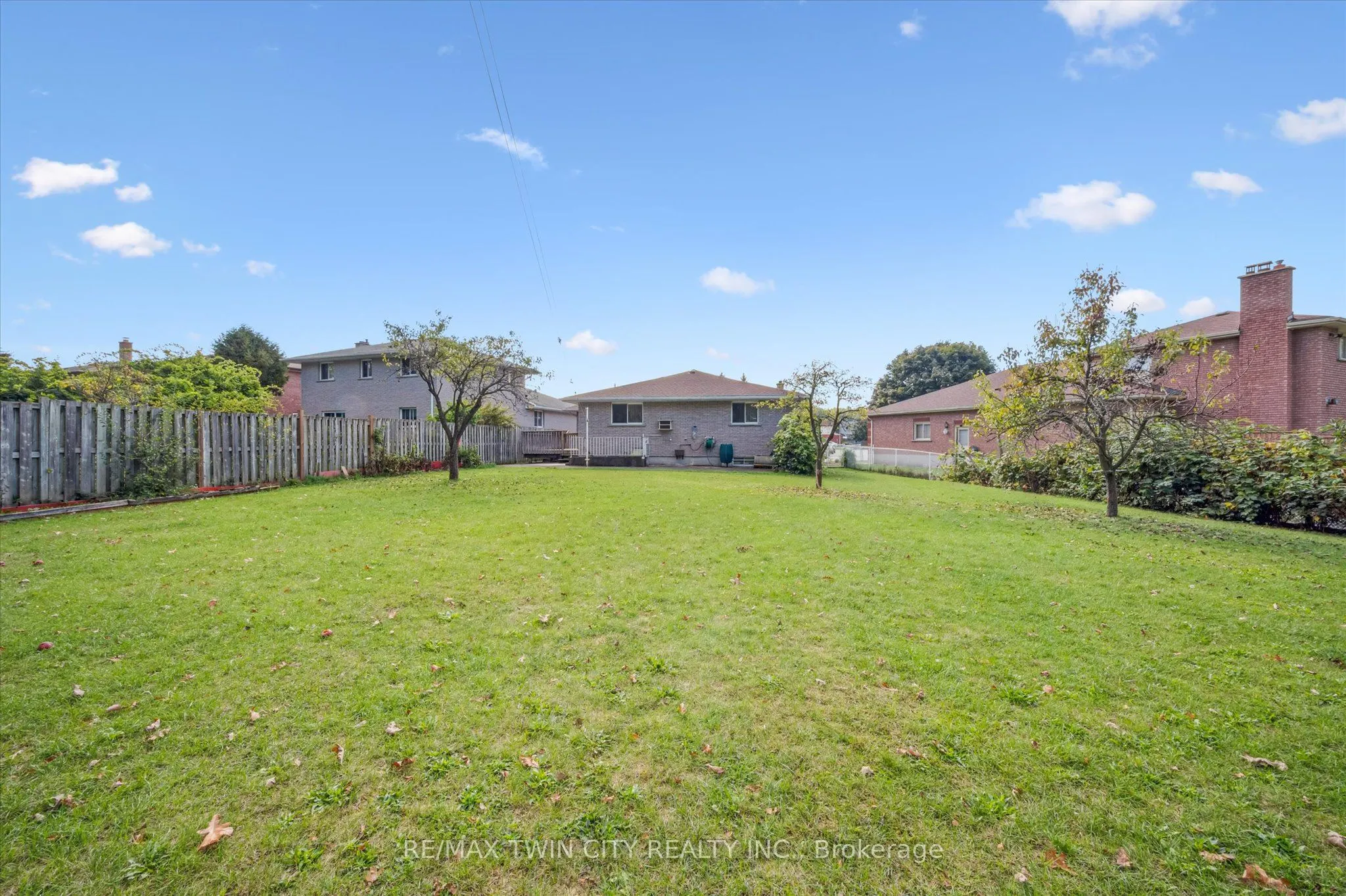 42 Azores Crescent