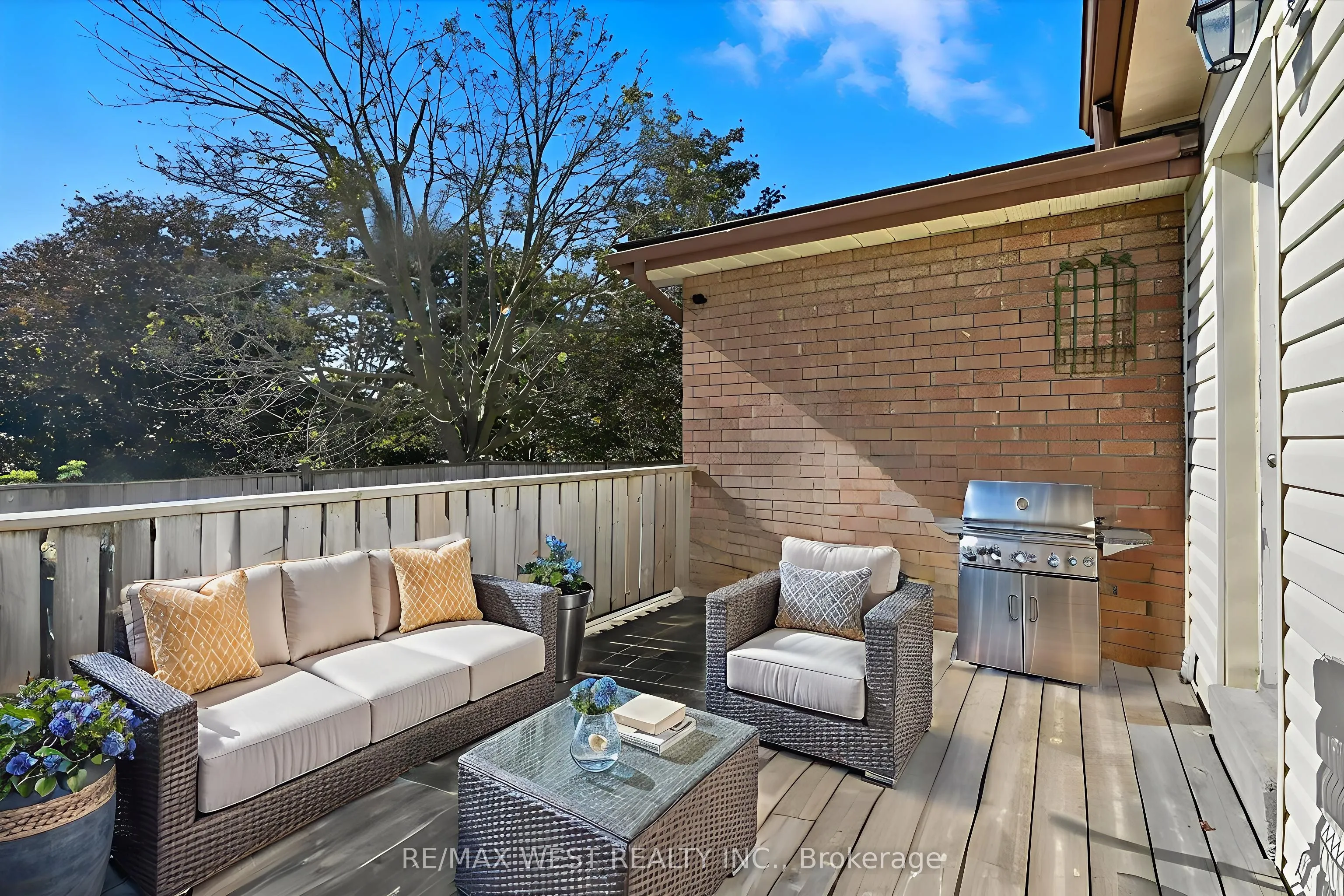 816 Brealey Drive