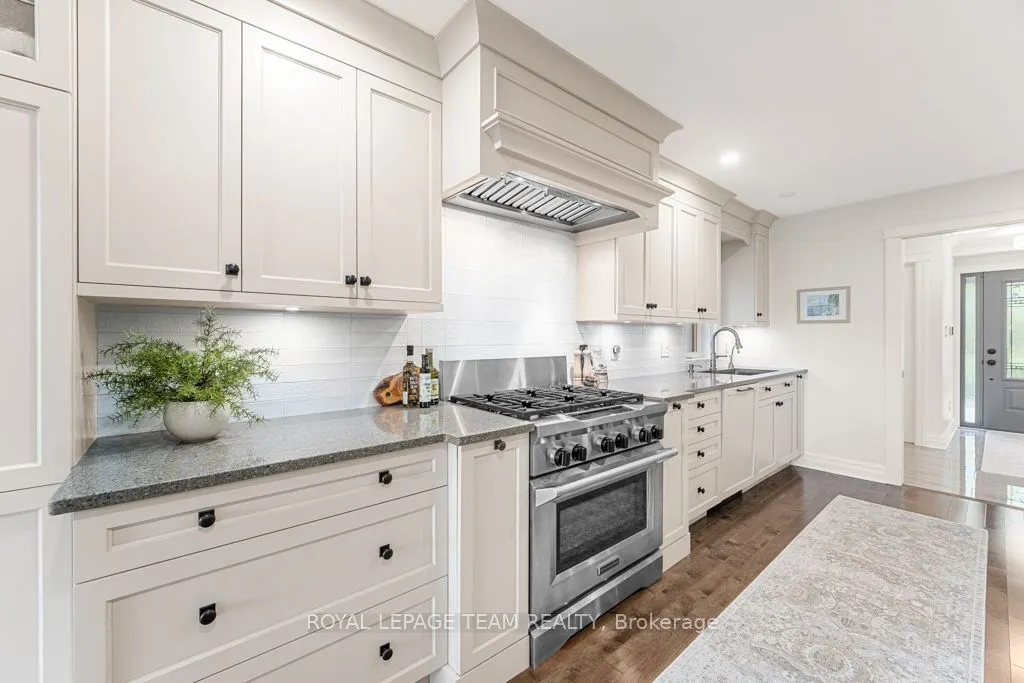 30 Belvedere Crescent, #7