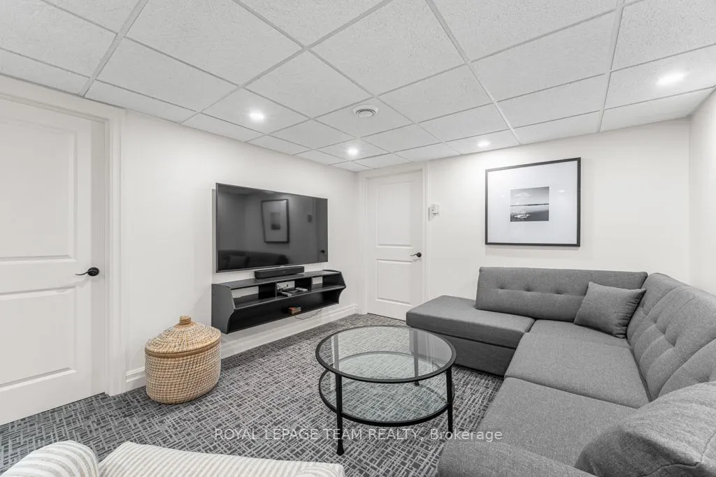 30 Belvedere Crescent, #7