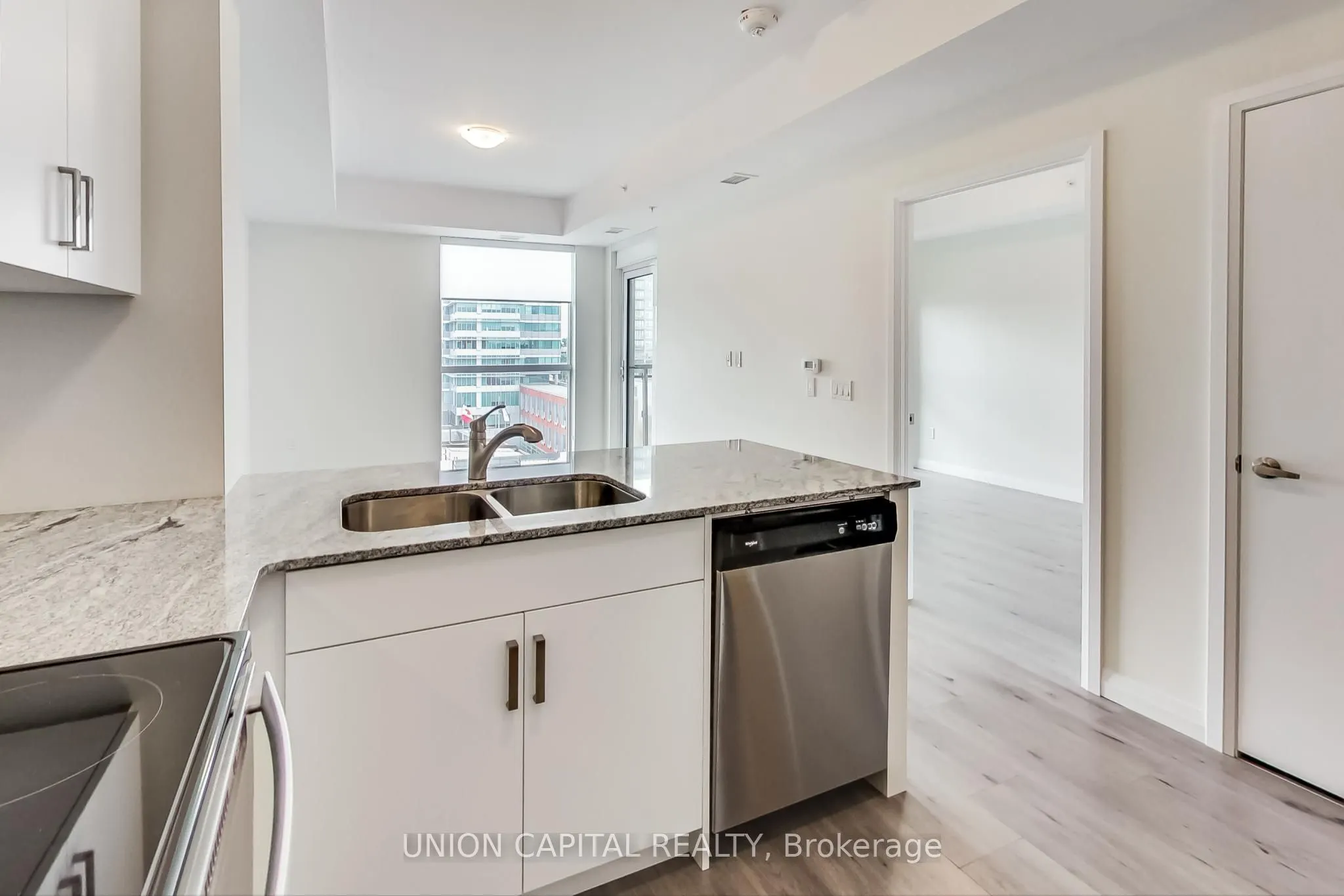 60 Charles Street W, #801