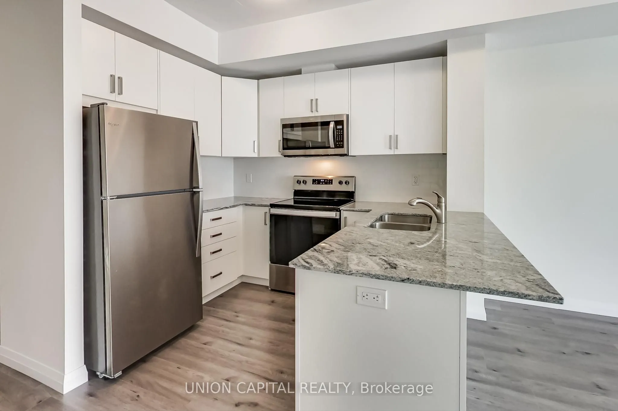 60 Charles Street W, #801
