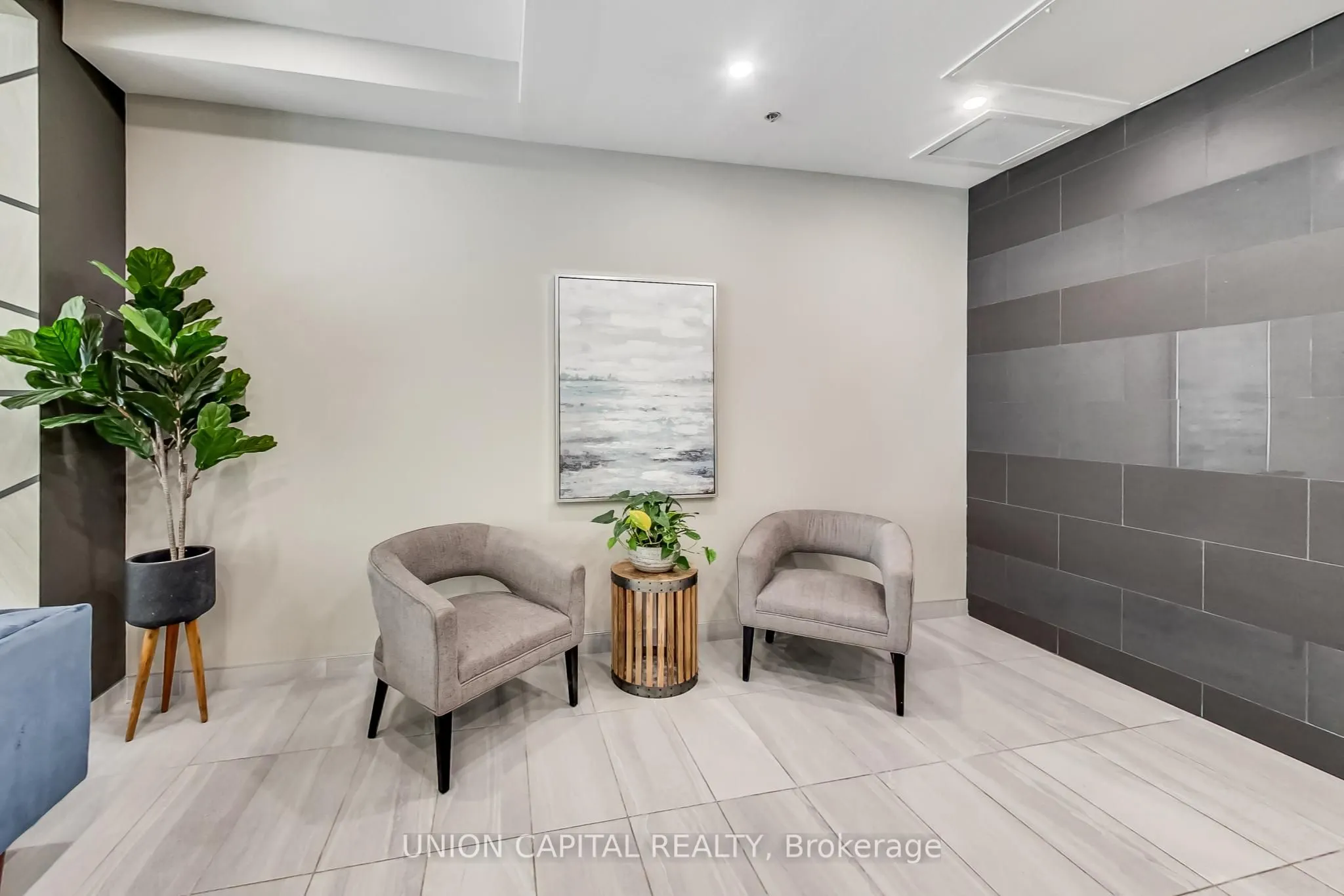 60 Charles Street W, #801