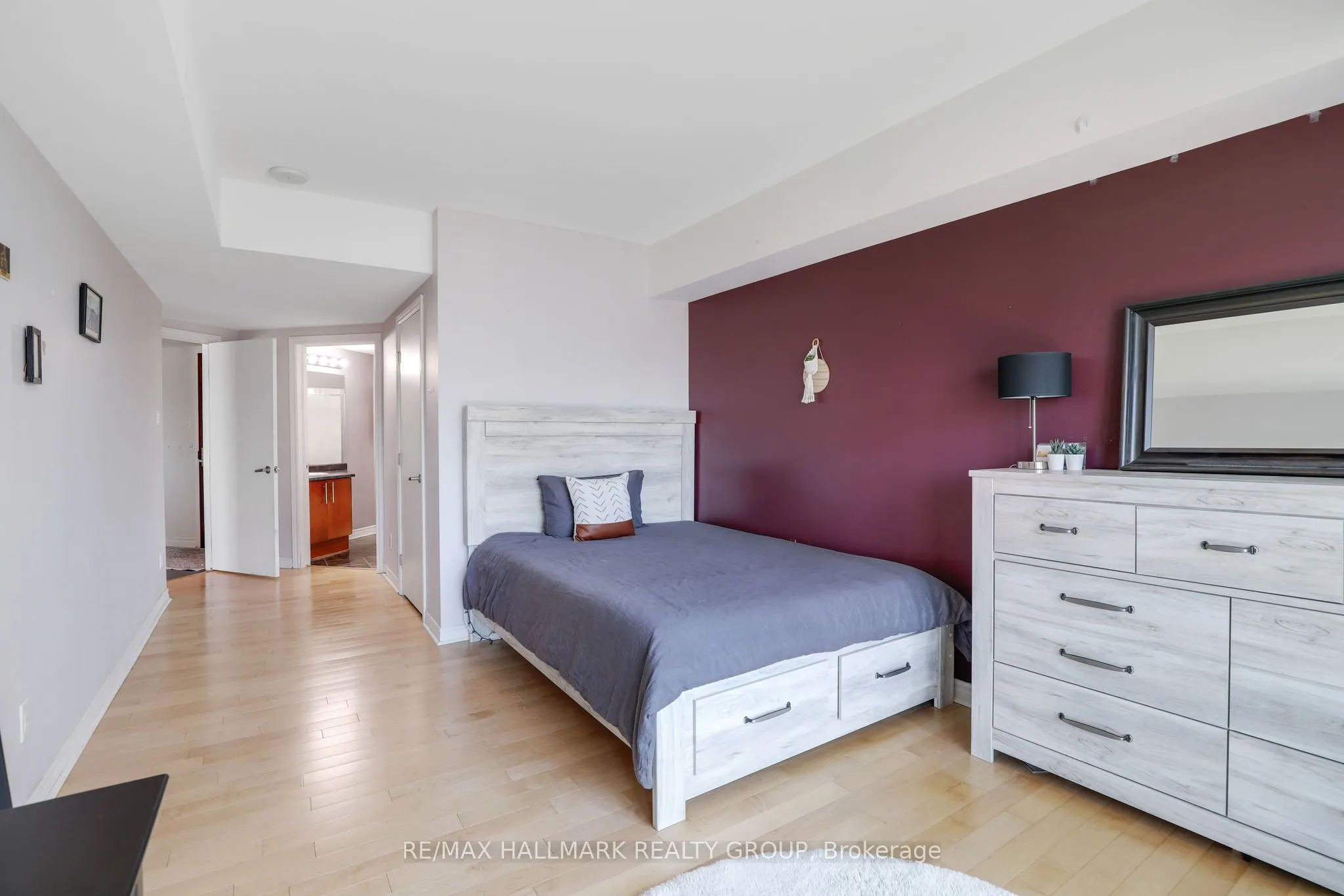 200 Rideau Street, #504