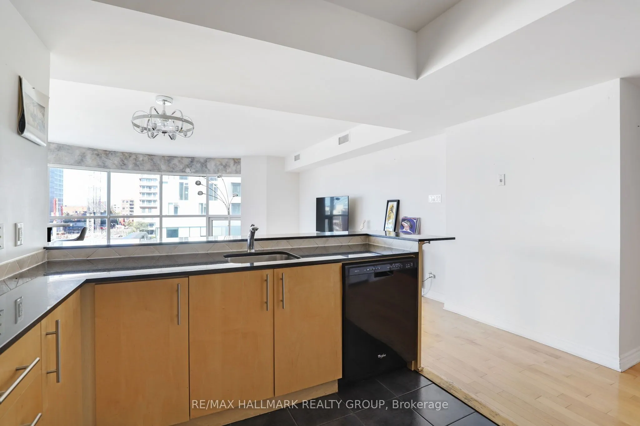 200 Rideau Street, #504