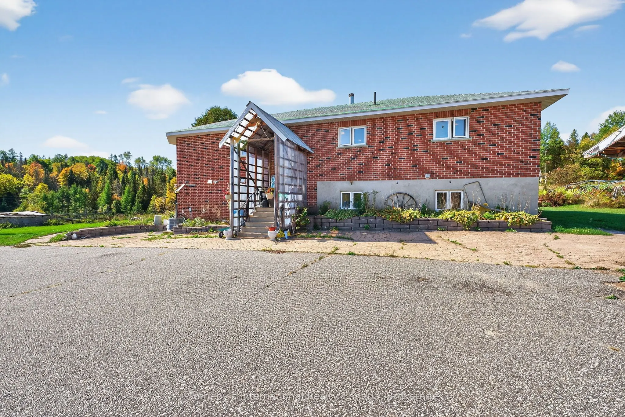 122 McFadden Line