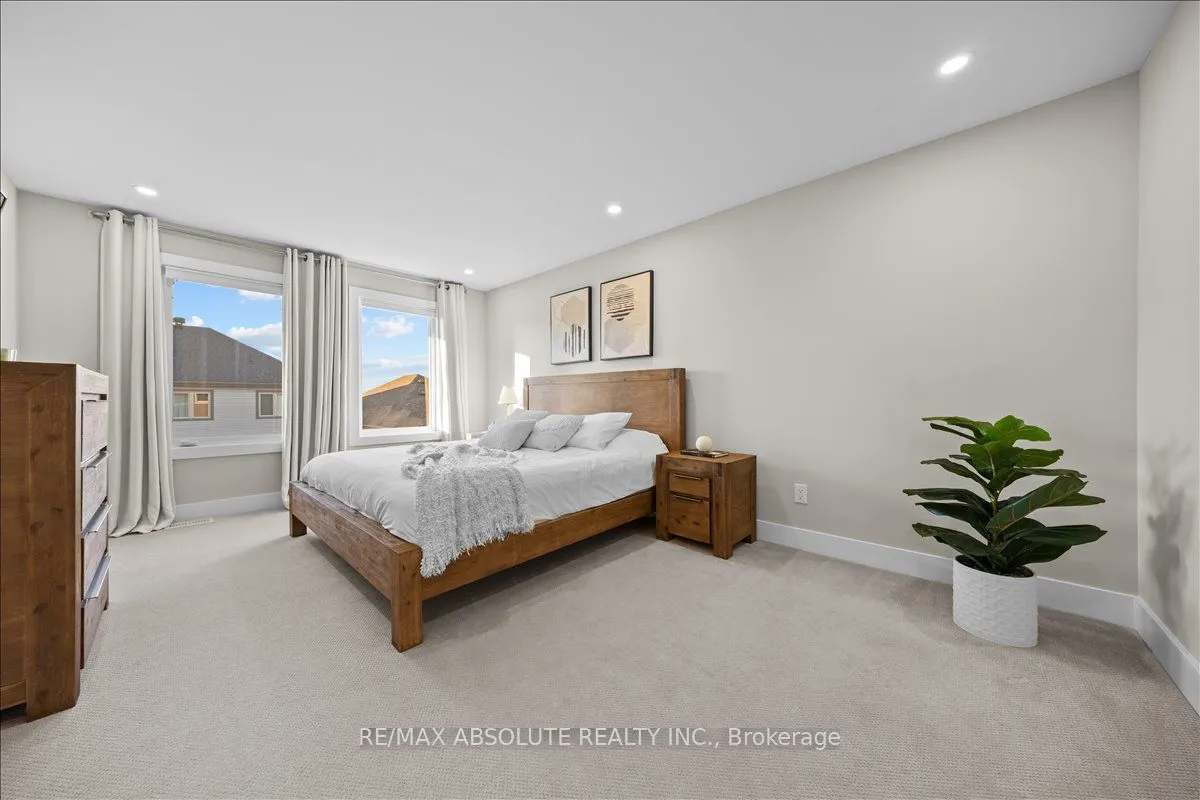 332 Haliburton Heights