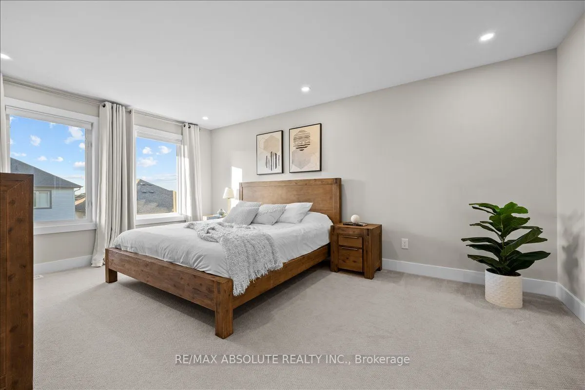 332 Haliburton Heights