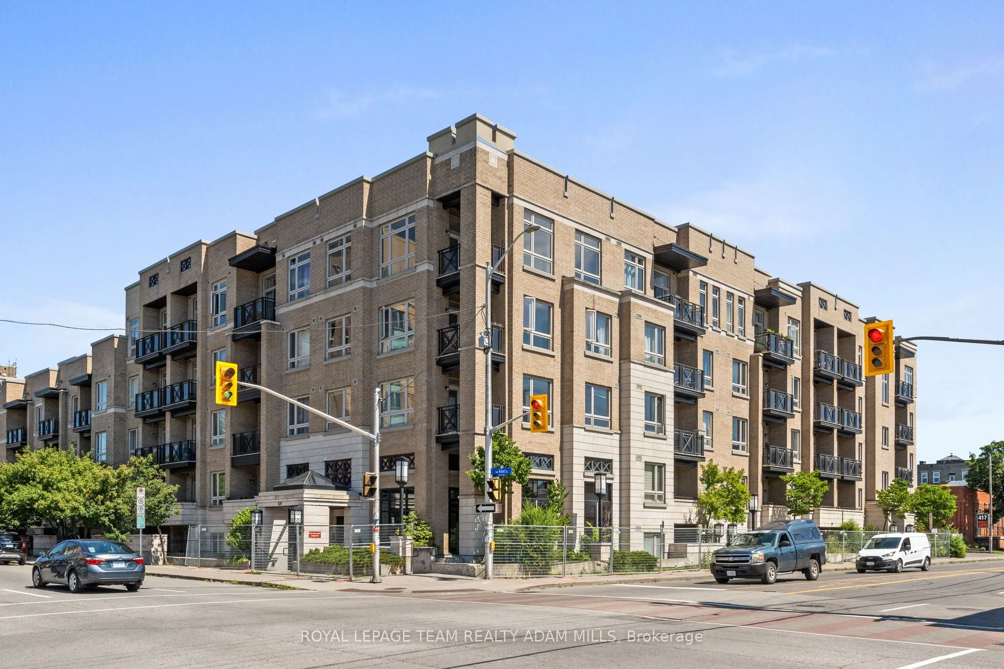 429 Kent Street, #408