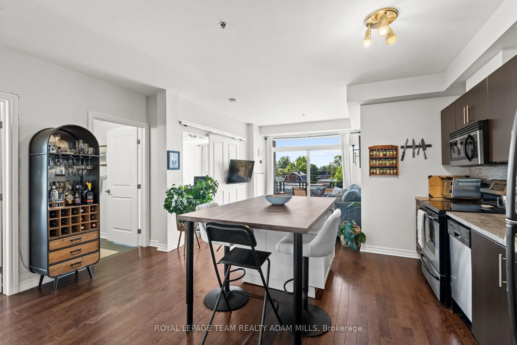 429 Kent Street, #408