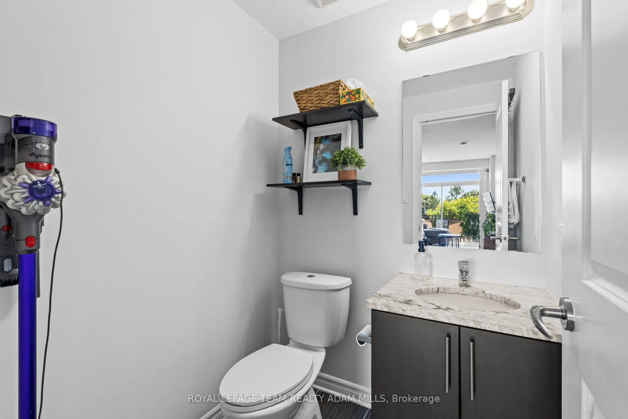 429 Kent Street, #408