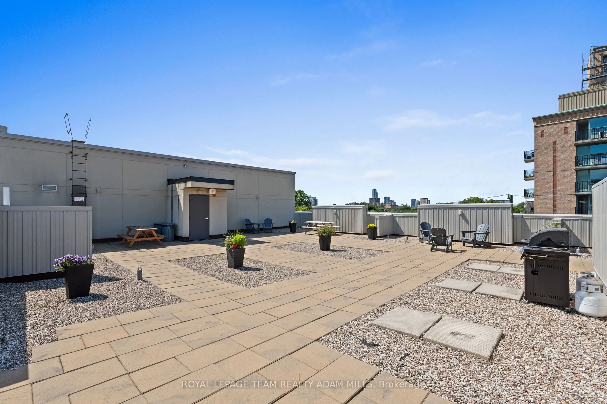 429 Kent Street, #408