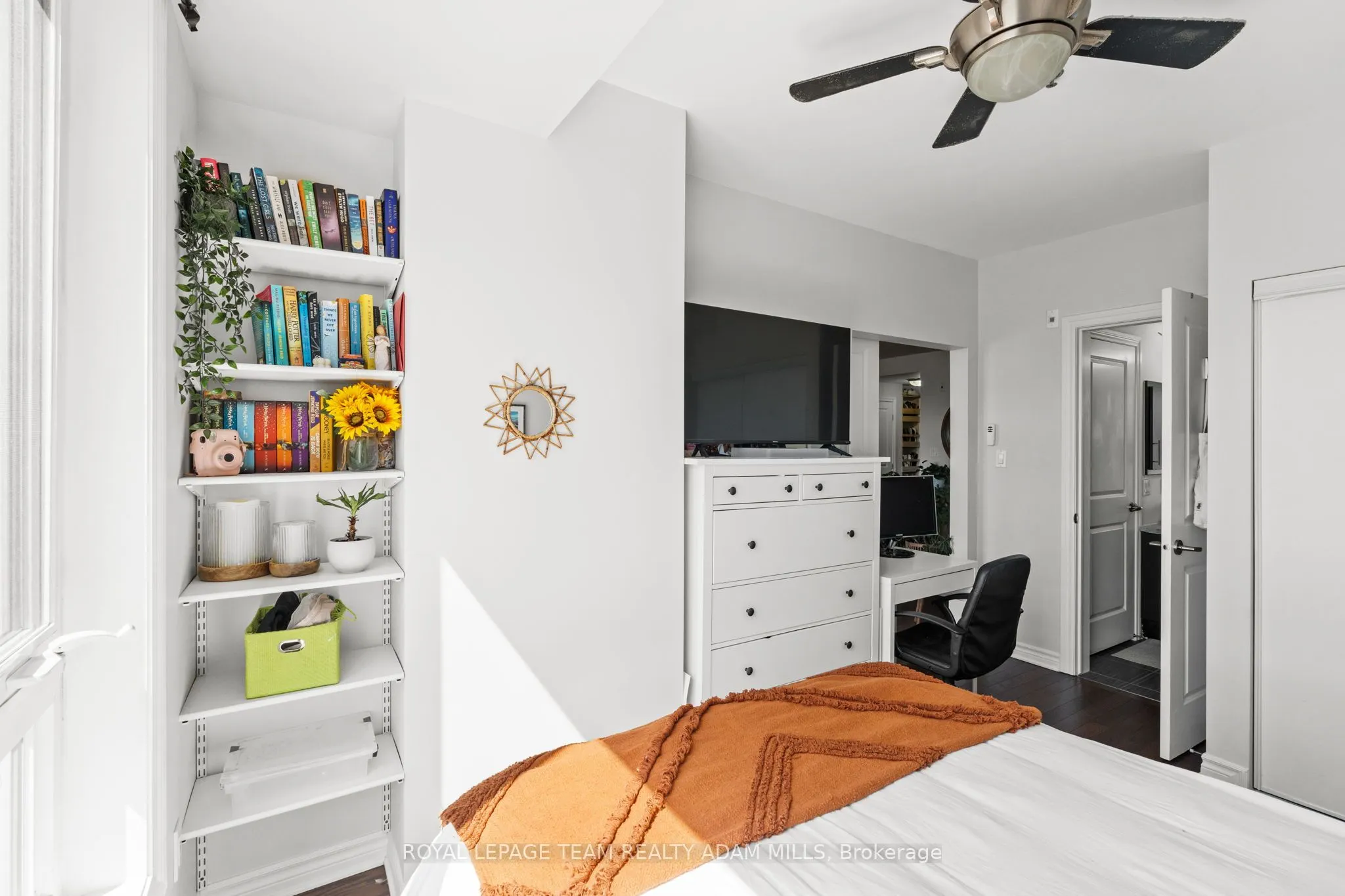 429 Kent Street, #408