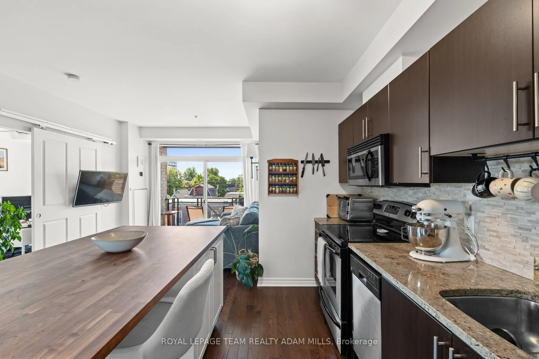 429 Kent Street, #408