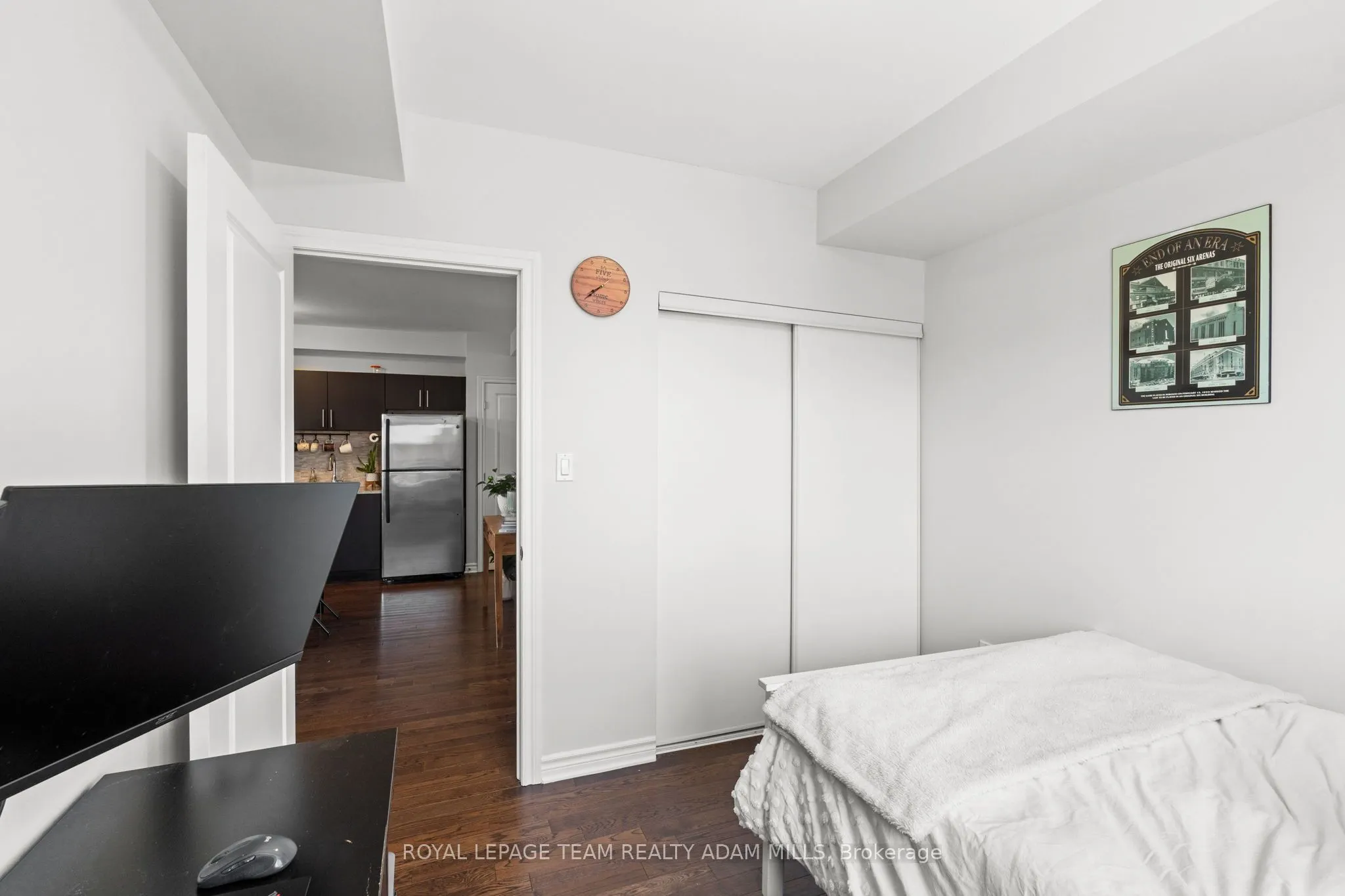 429 Kent Street, #408