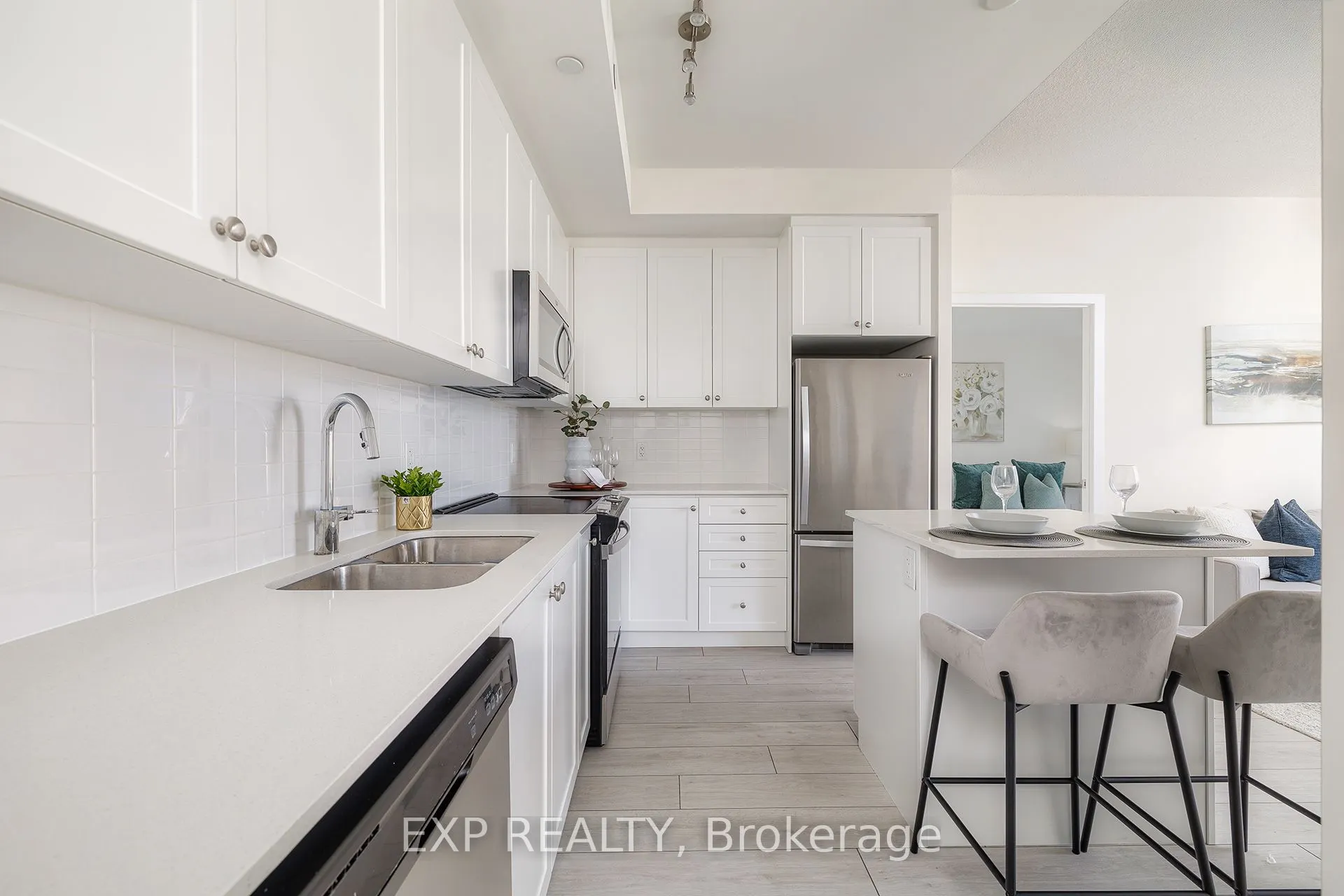 55 DUKE Street W, #1401