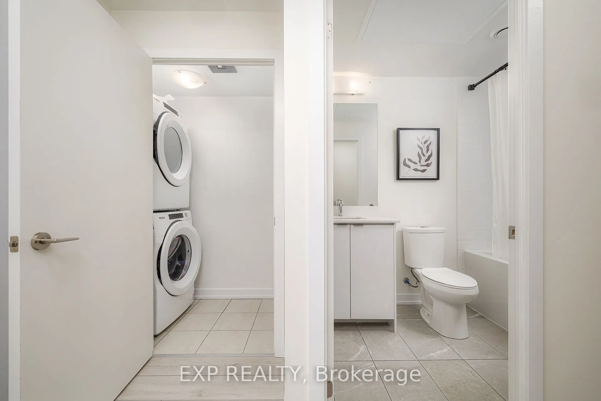 55 DUKE Street W, #1401